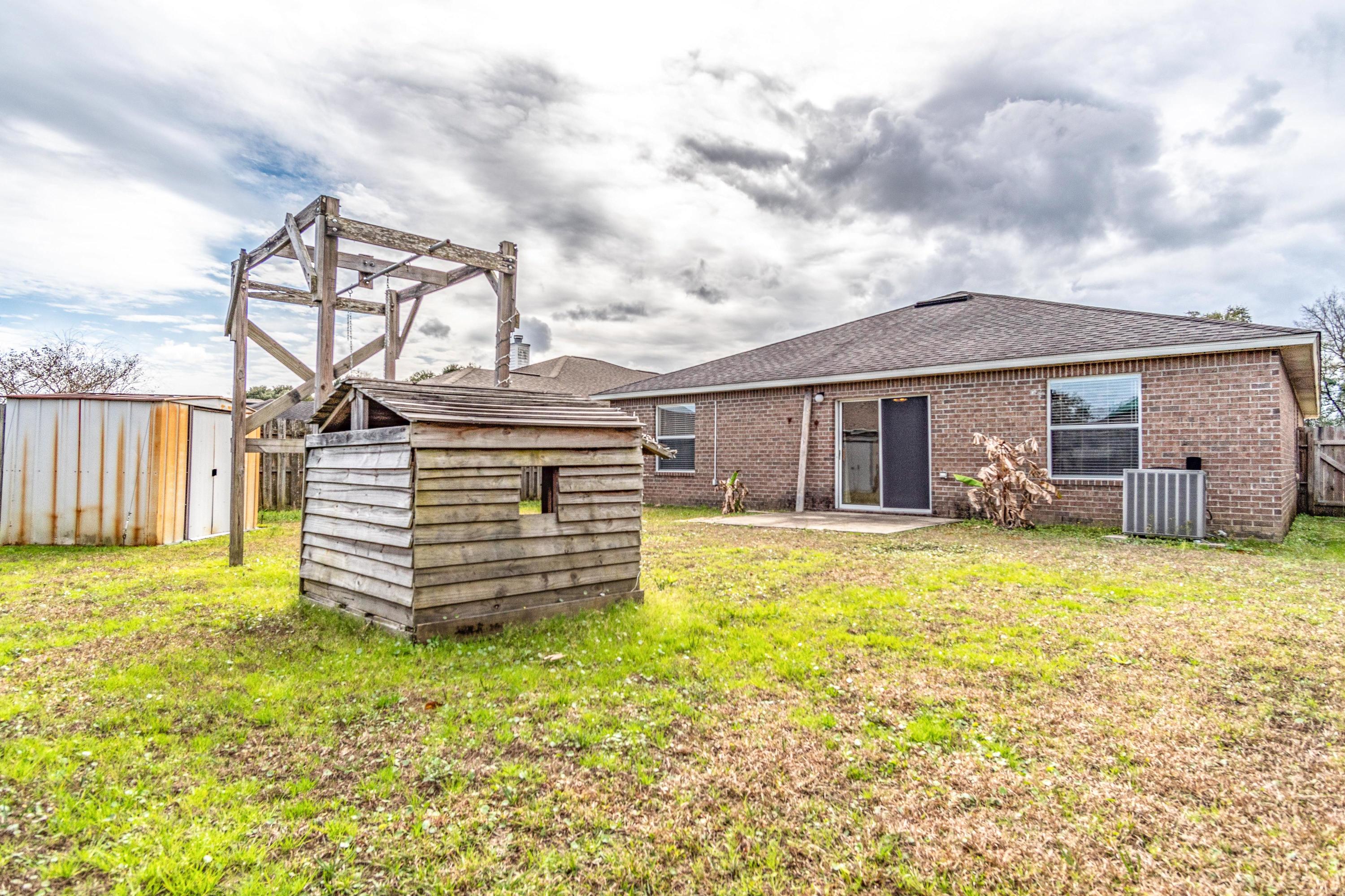 TIBURON WEST - Residential