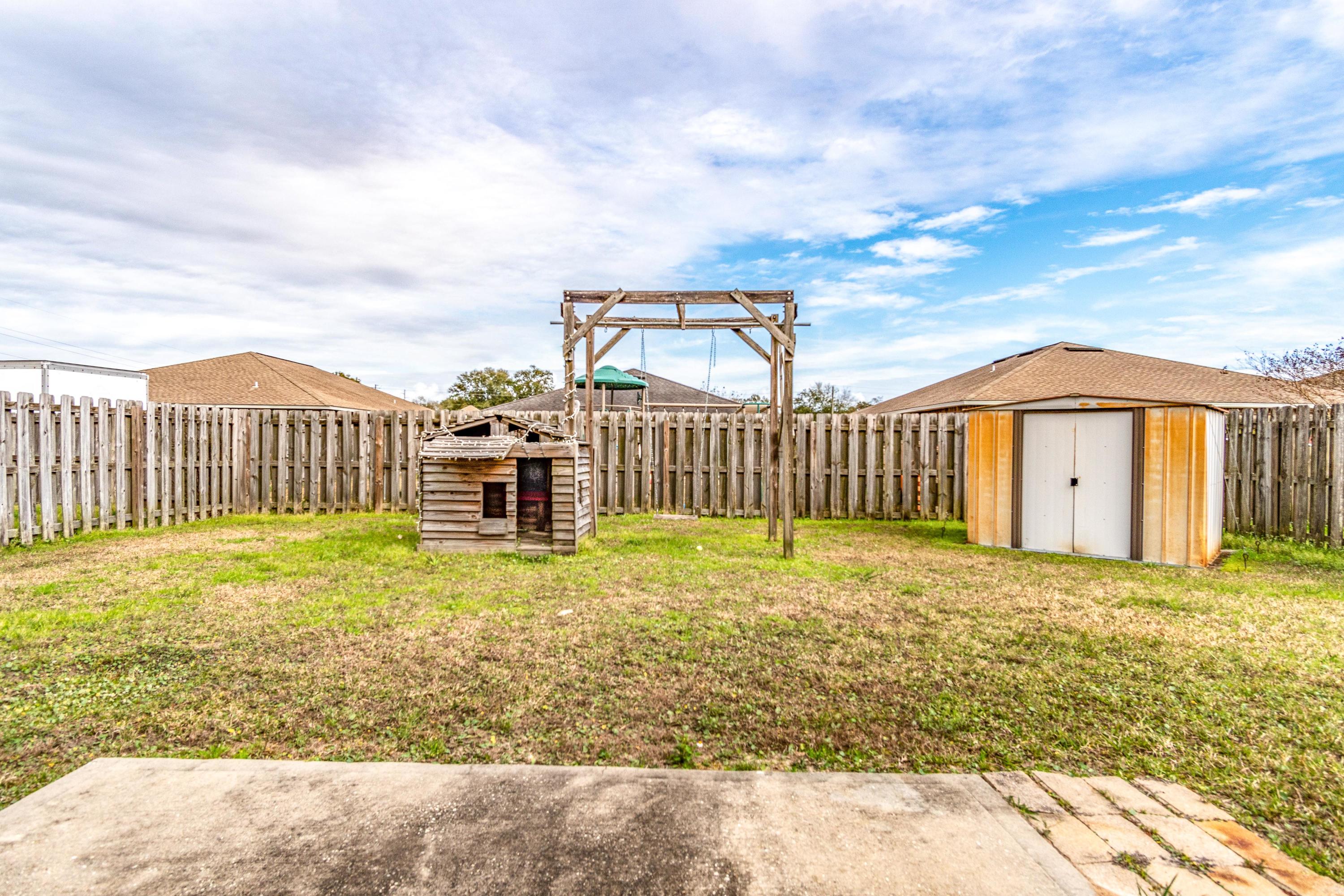 TIBURON WEST - Residential