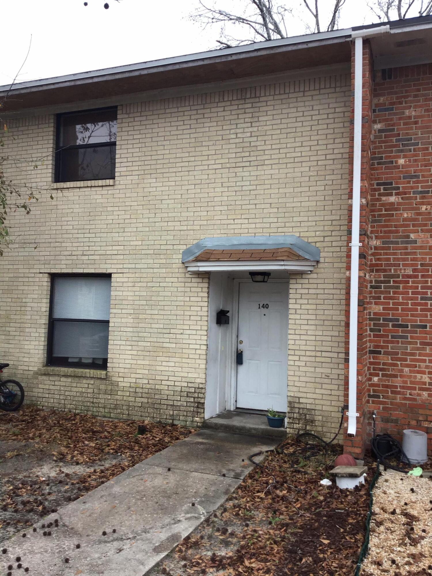 VALENCIA ARMS - Residential