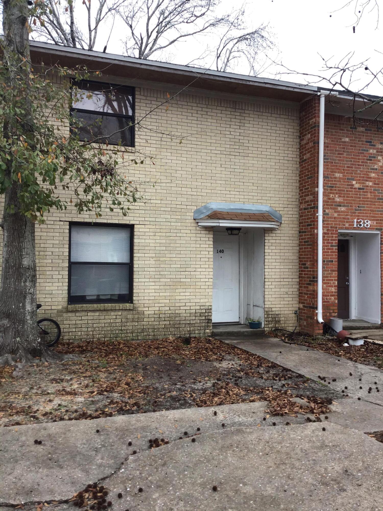 VALENCIA ARMS - Residential