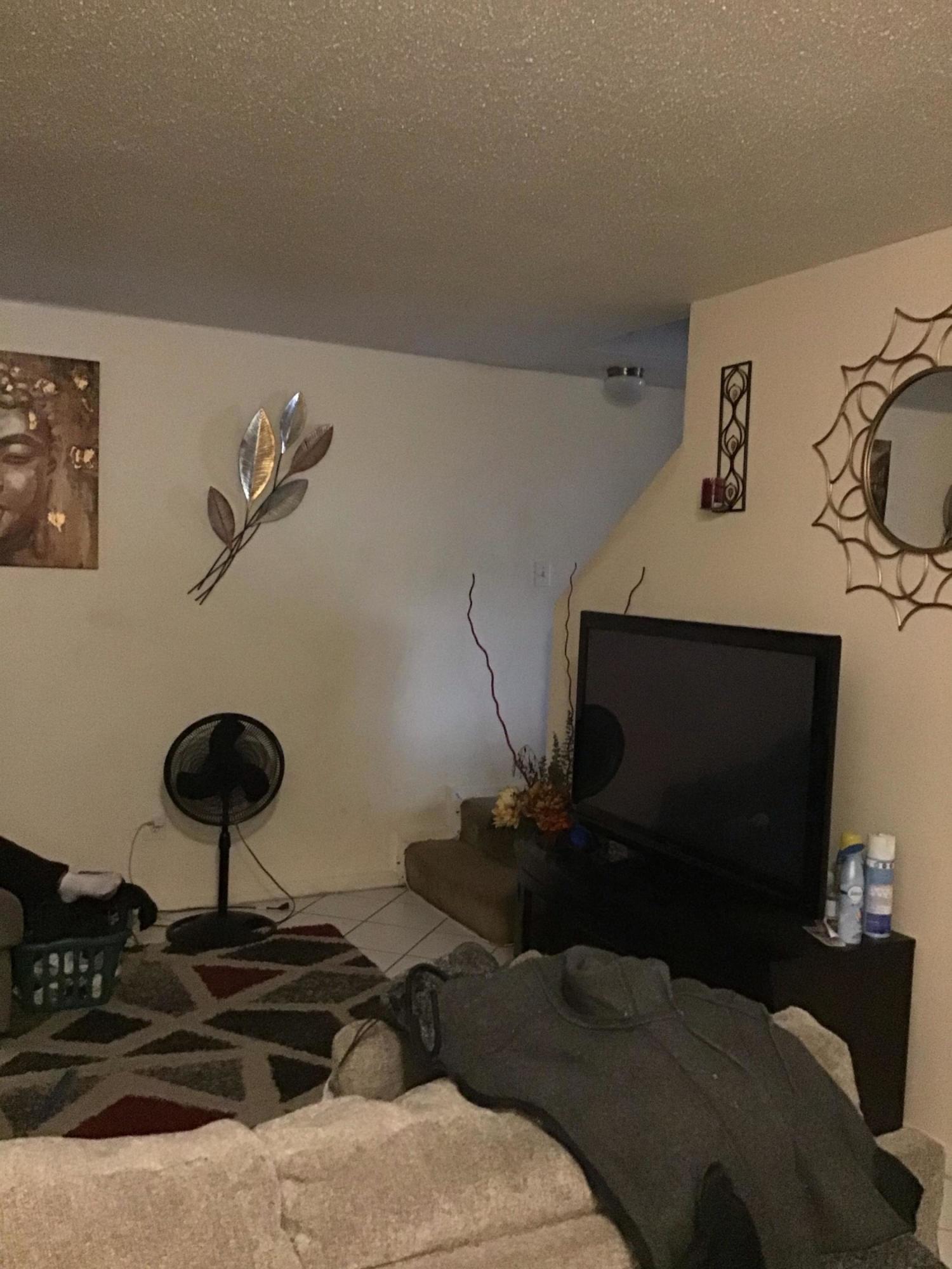 VALENCIA ARMS - Residential