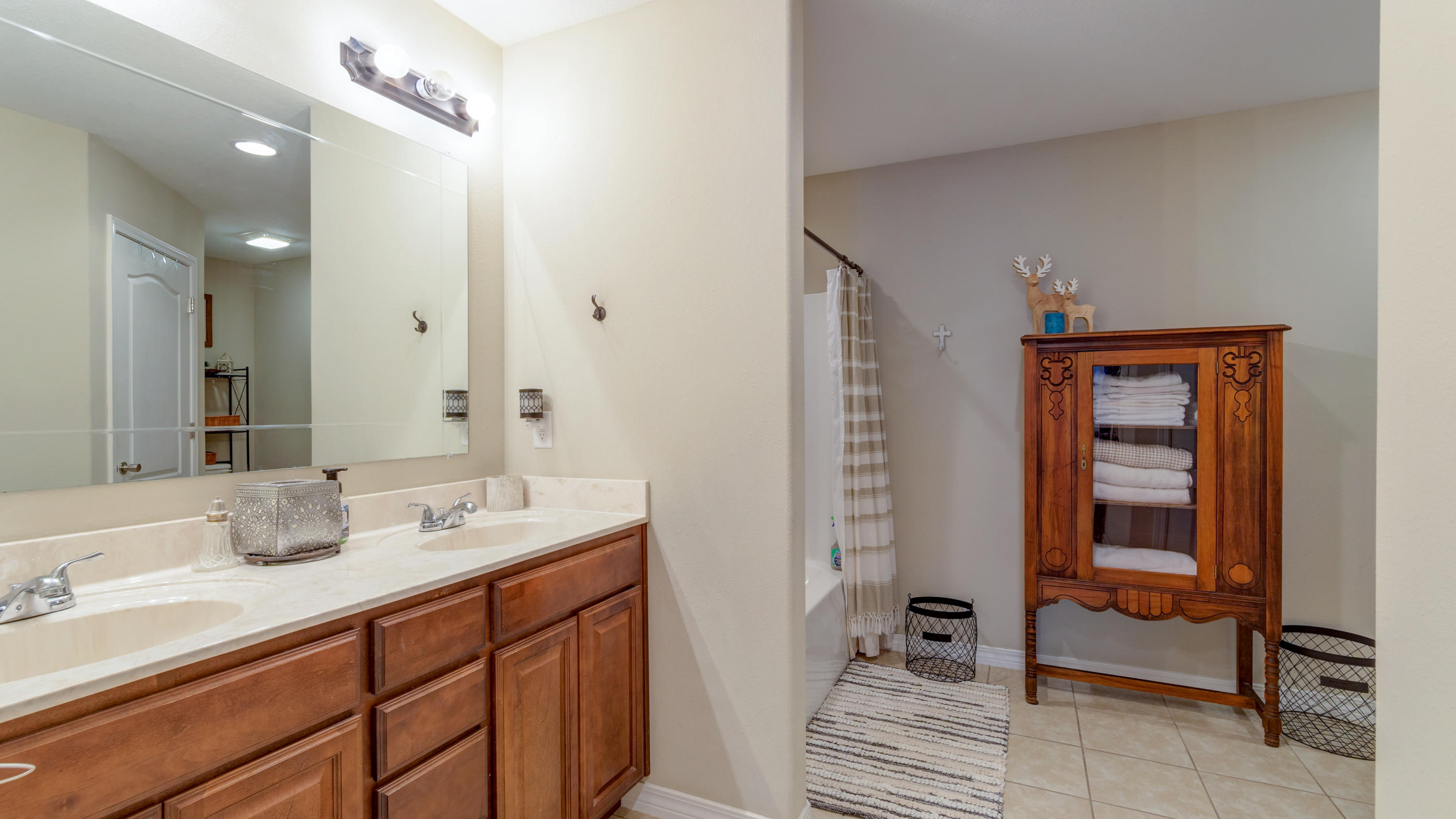 OAKWOOD LAKES ESTATES - Residential