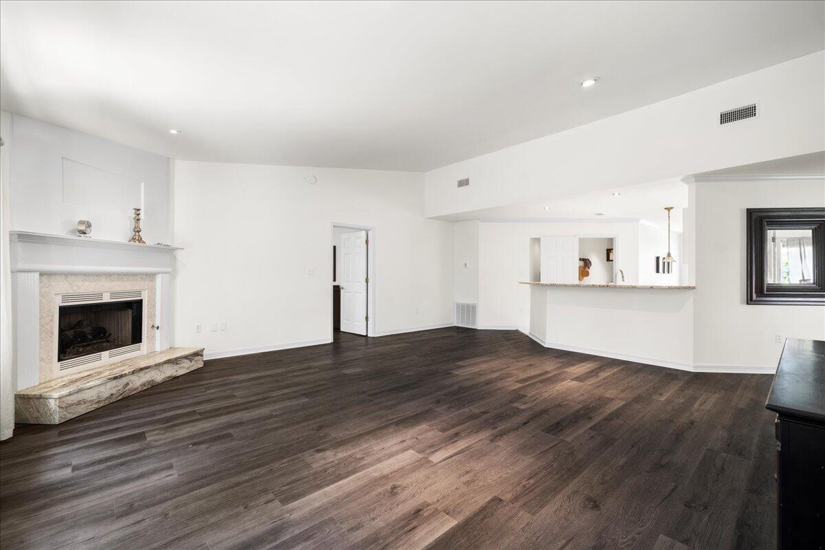 INDIAN WOODS - Residential
