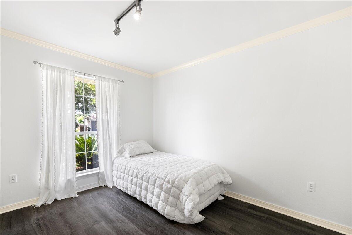 INDIAN WOODS - Residential
