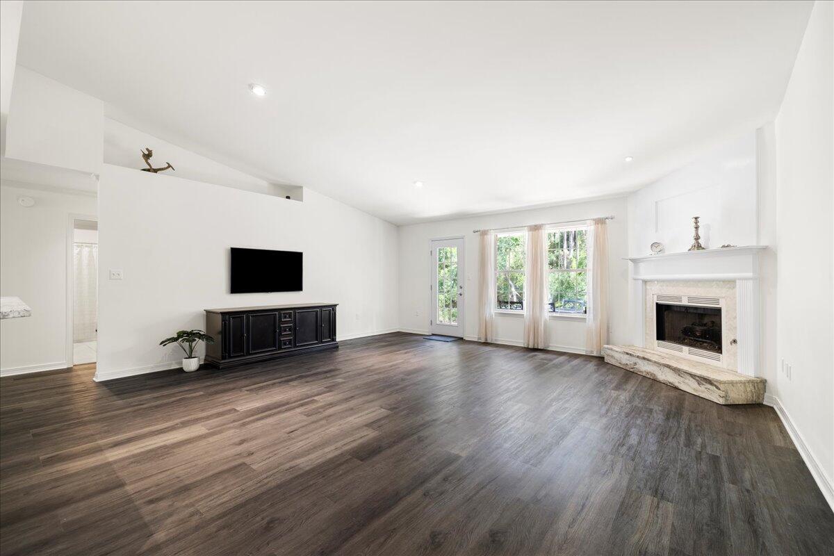 INDIAN WOODS - Residential