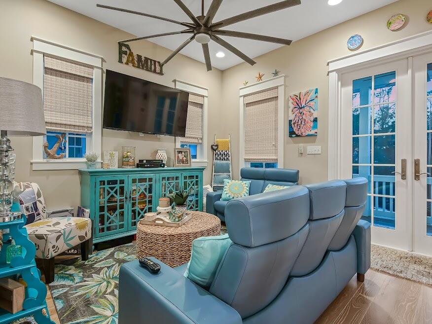 LAKESIDE AT BLUE MOUNTAIN BEACH - Residential