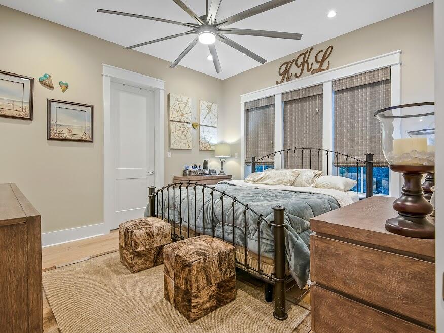 LAKESIDE AT BLUE MOUNTAIN BEACH - Residential