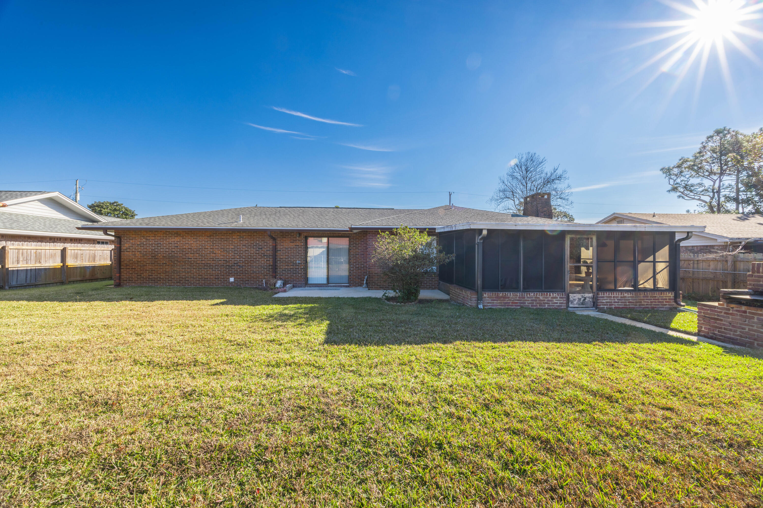 MARY ESTHER MANOR - Residential