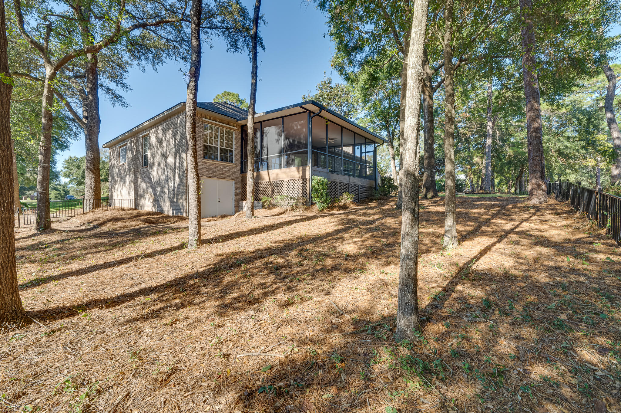 ROCKY BAYOU COUNTRY CLUB ESTATES 5 - Residential