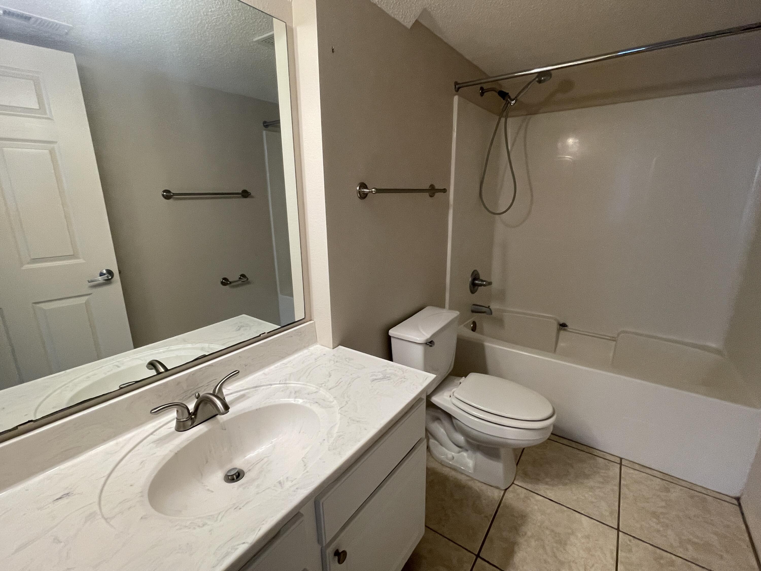 THE FLORIDA CLUB - Residential Lease