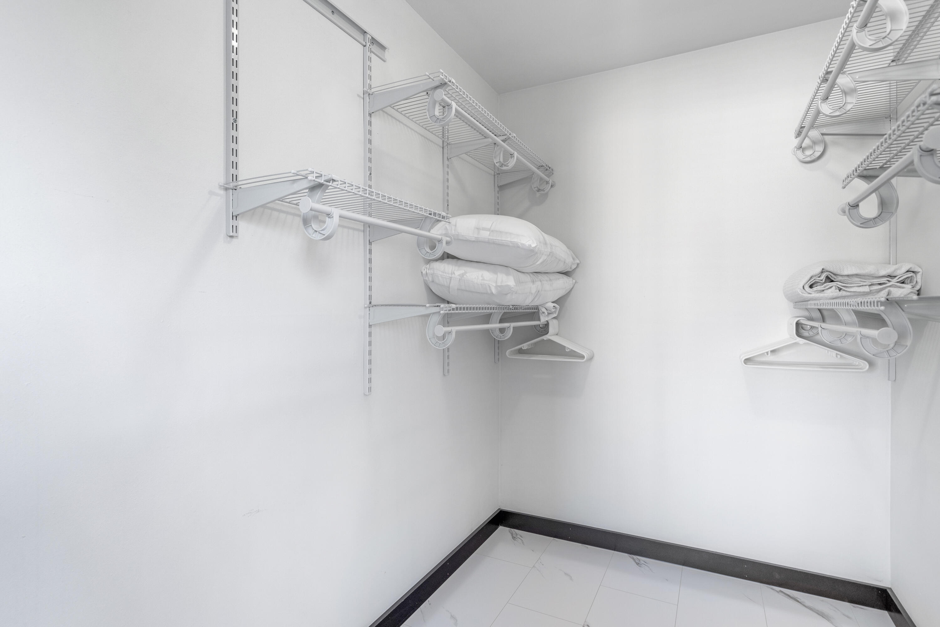 INDIAN LAKE - Residential