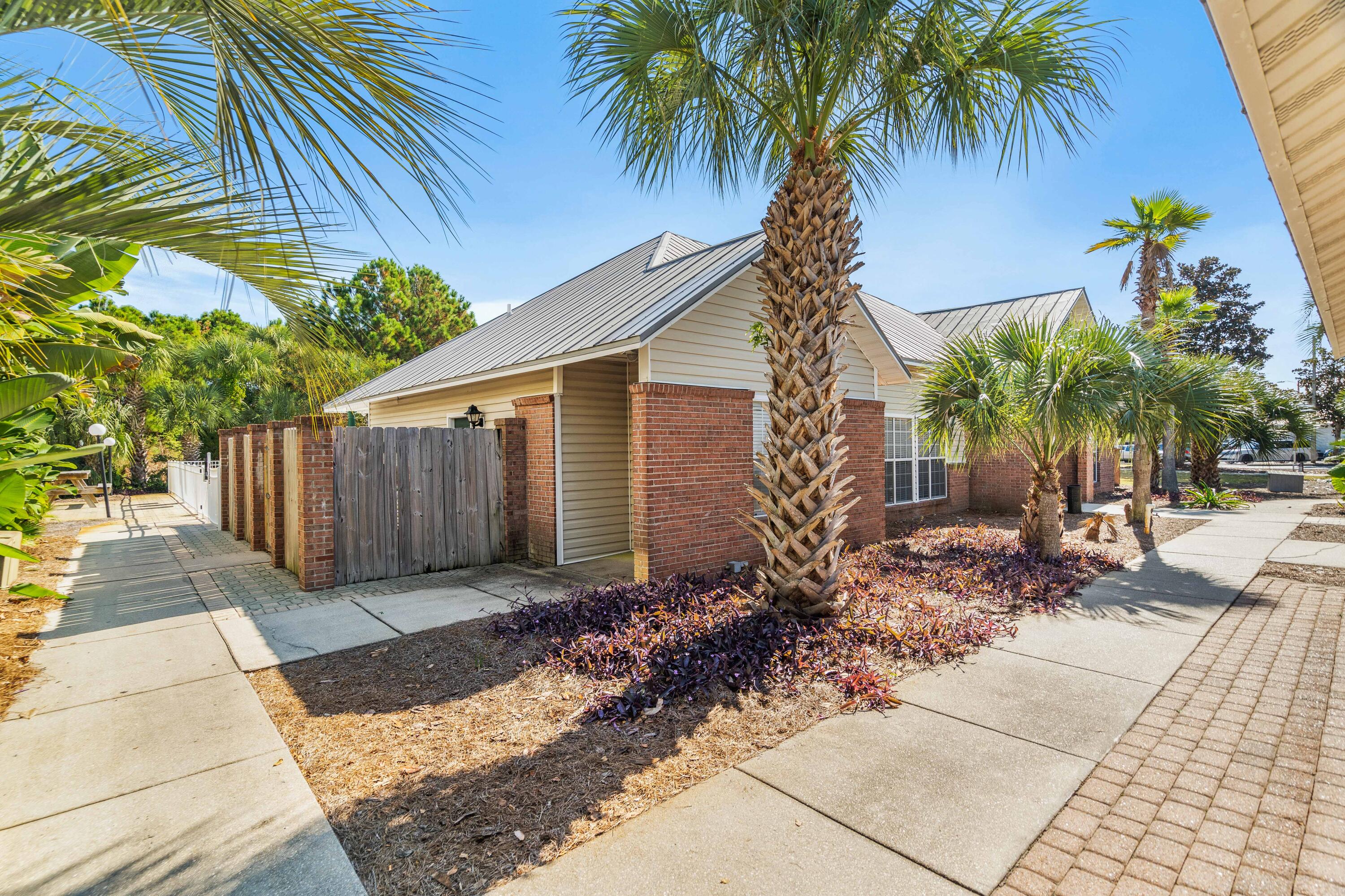 INDIAN LAKE - Residential