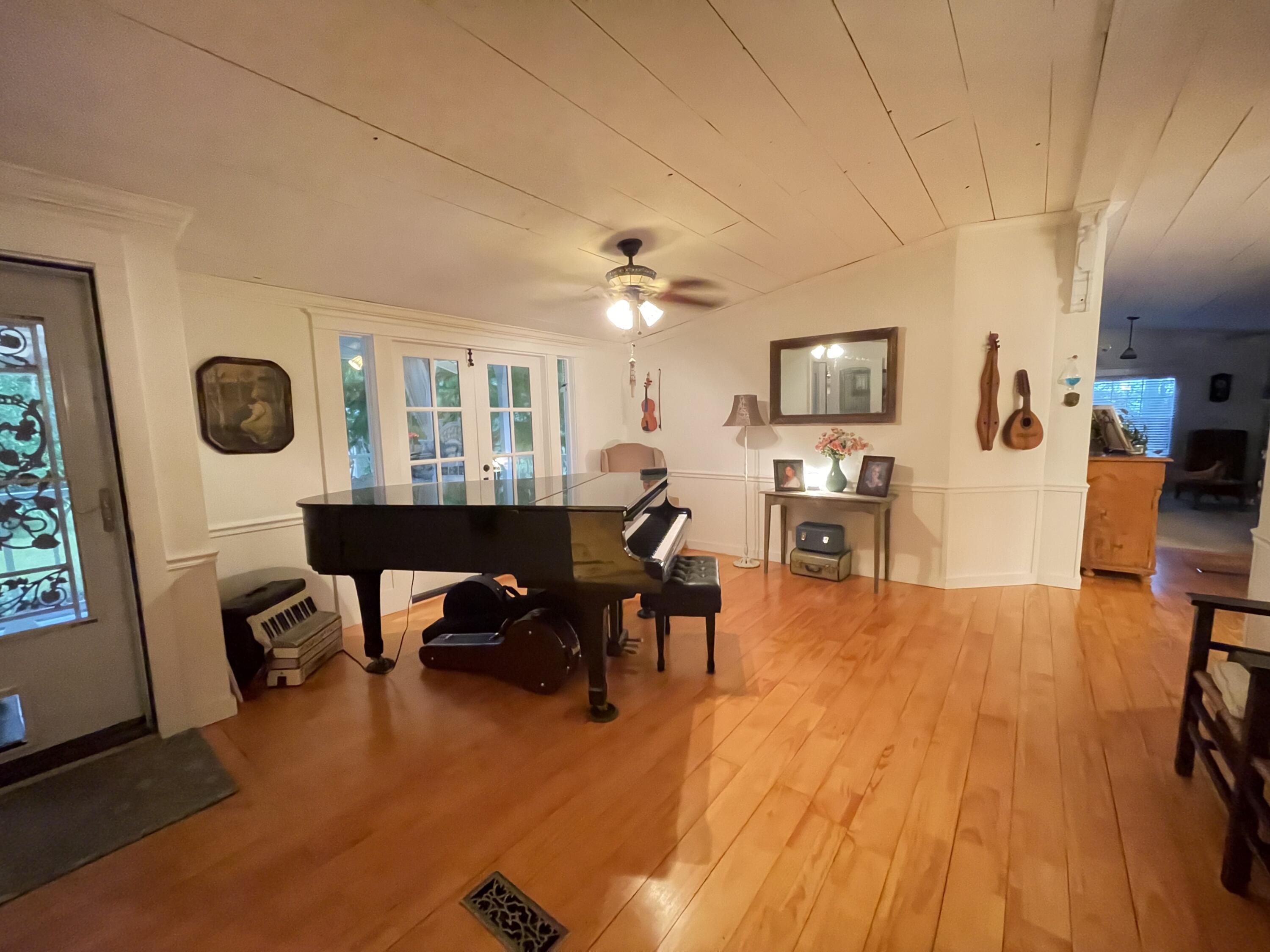 LOT 6 BAY BREEZE - Residential