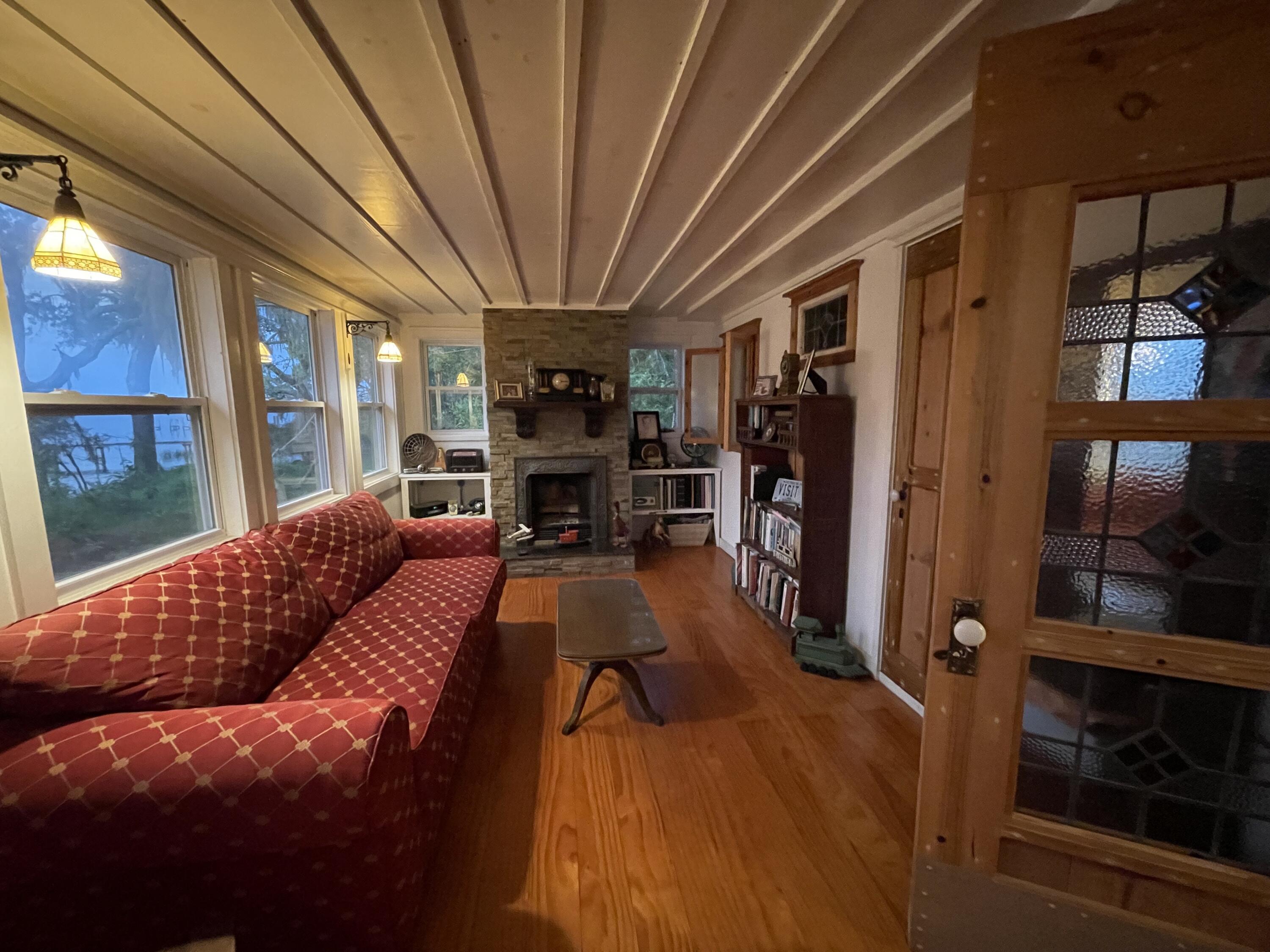 LOT 6 BAY BREEZE - Residential