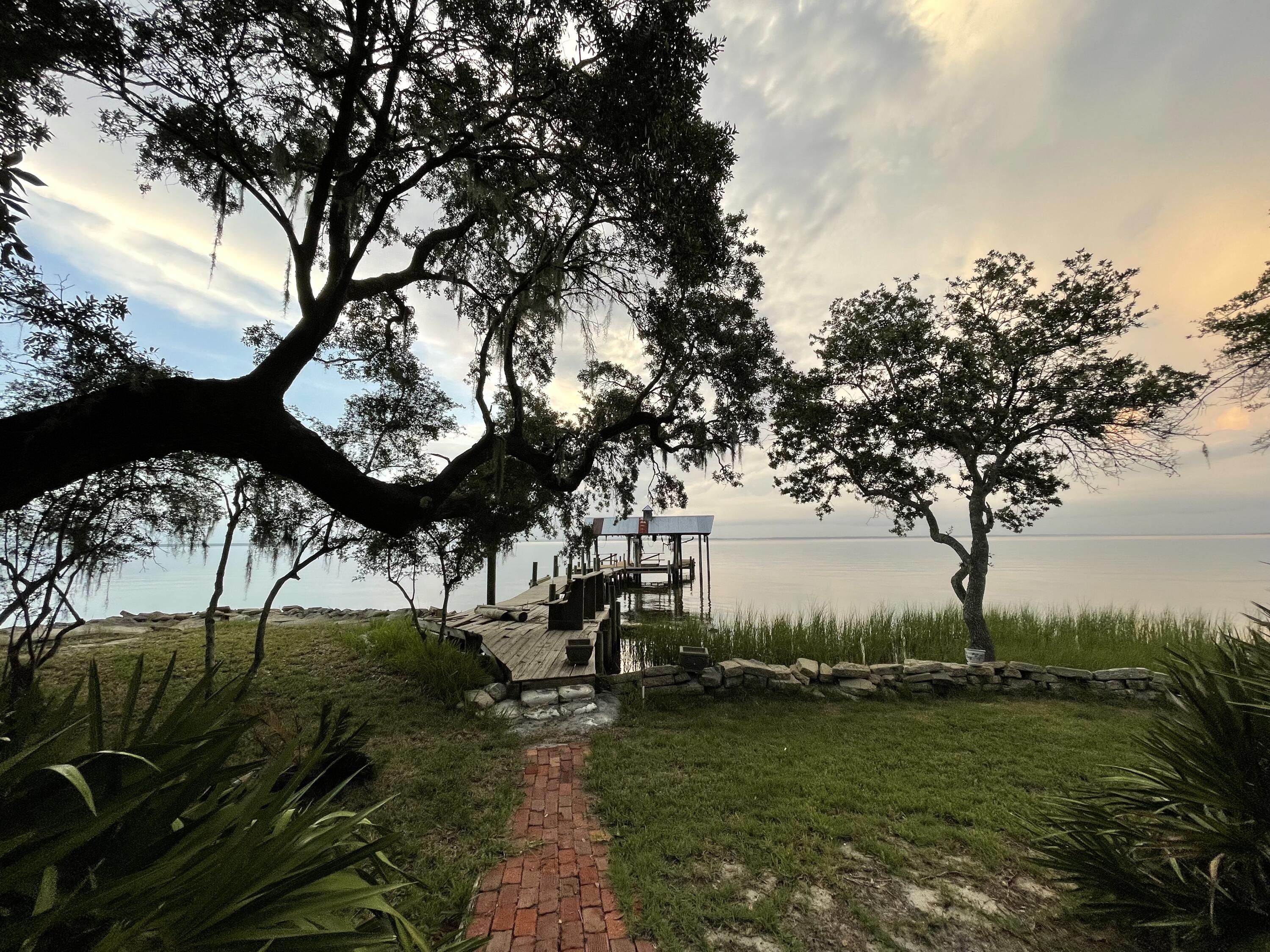 LOT 6 BAY BREEZE - Residential