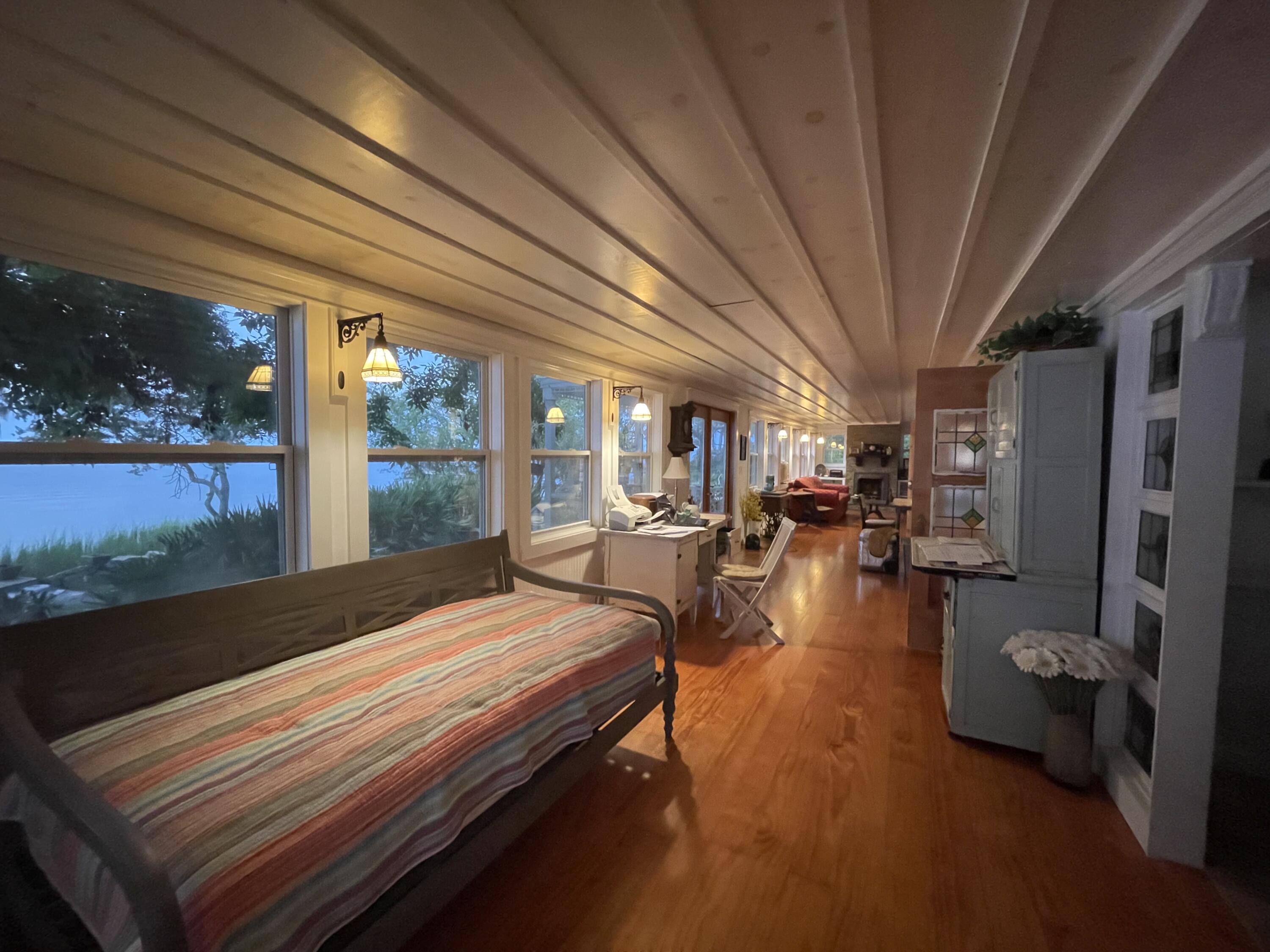 LOT 6 BAY BREEZE - Residential