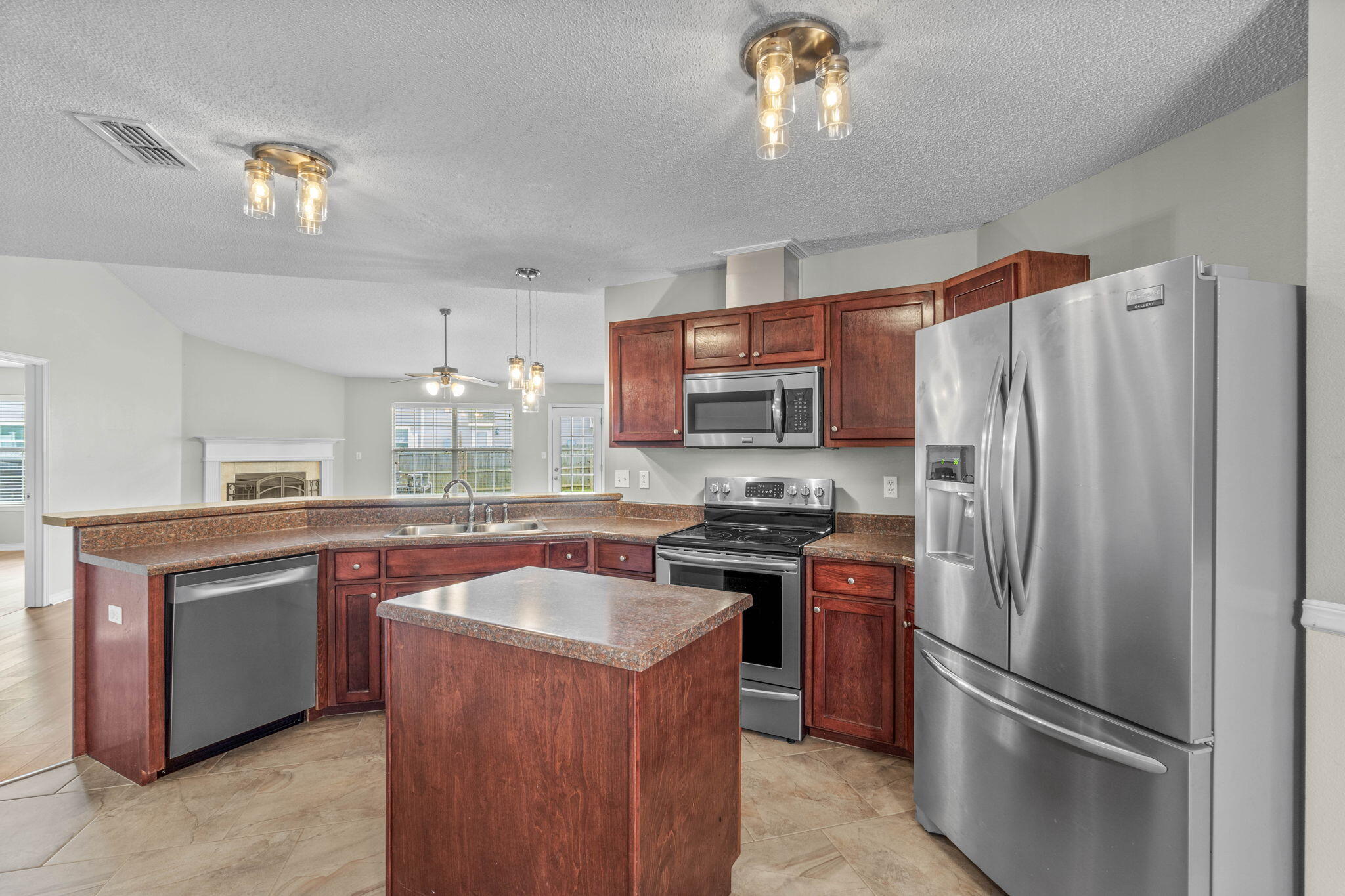 IRON GATE S/D PH I - Residential Lease