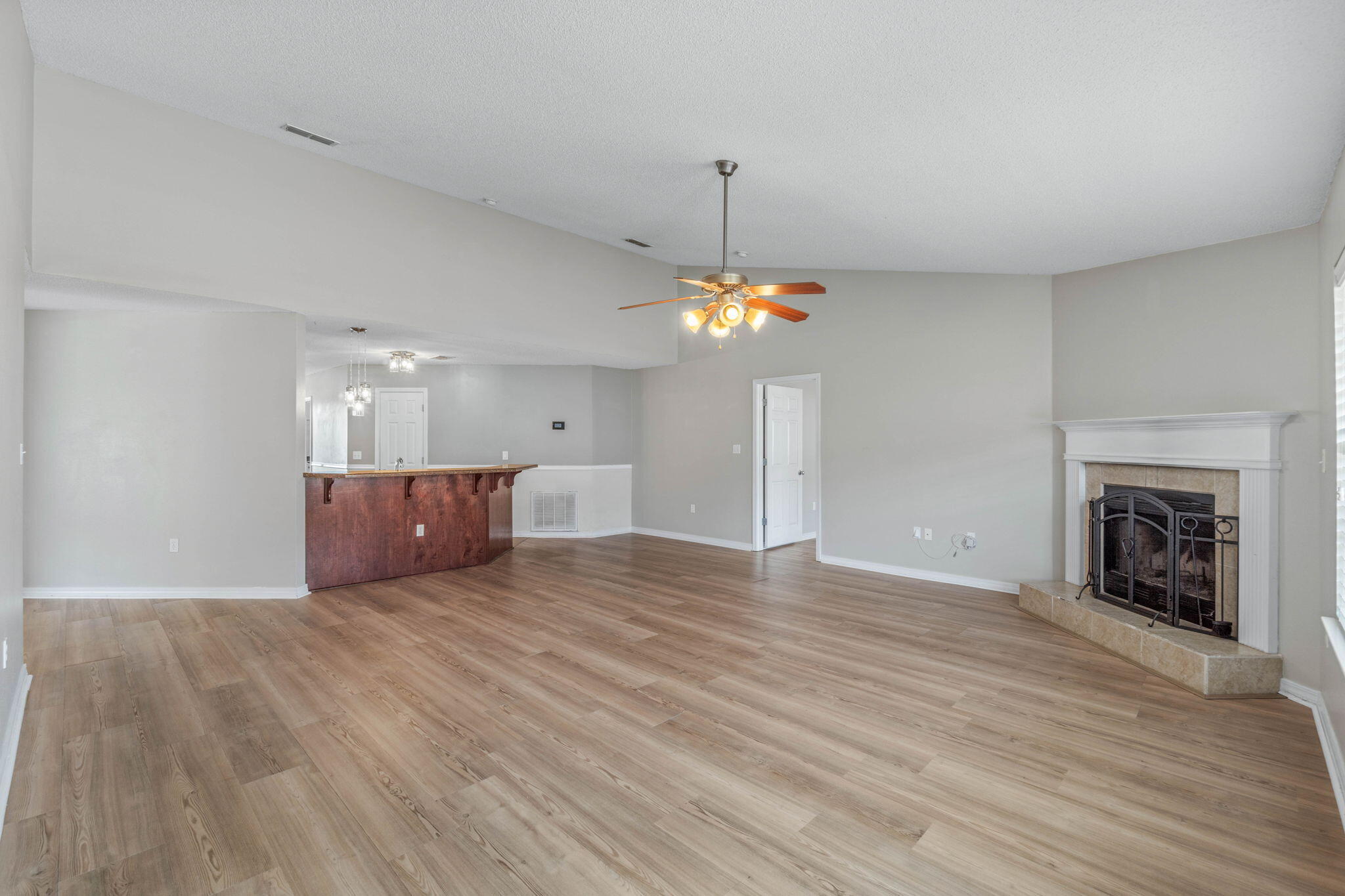IRON GATE S/D PH I - Residential Lease