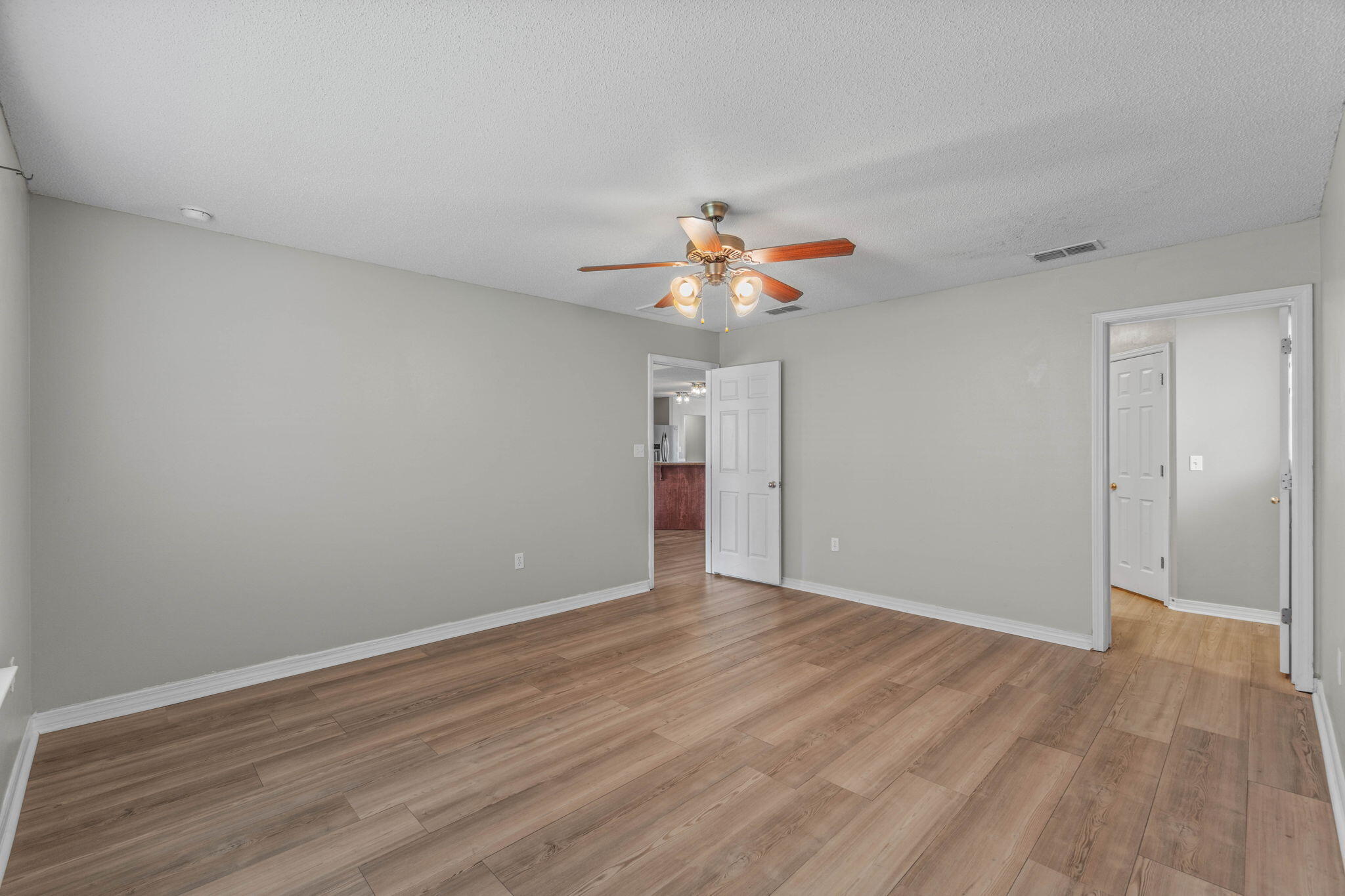 IRON GATE S/D PH I - Residential Lease