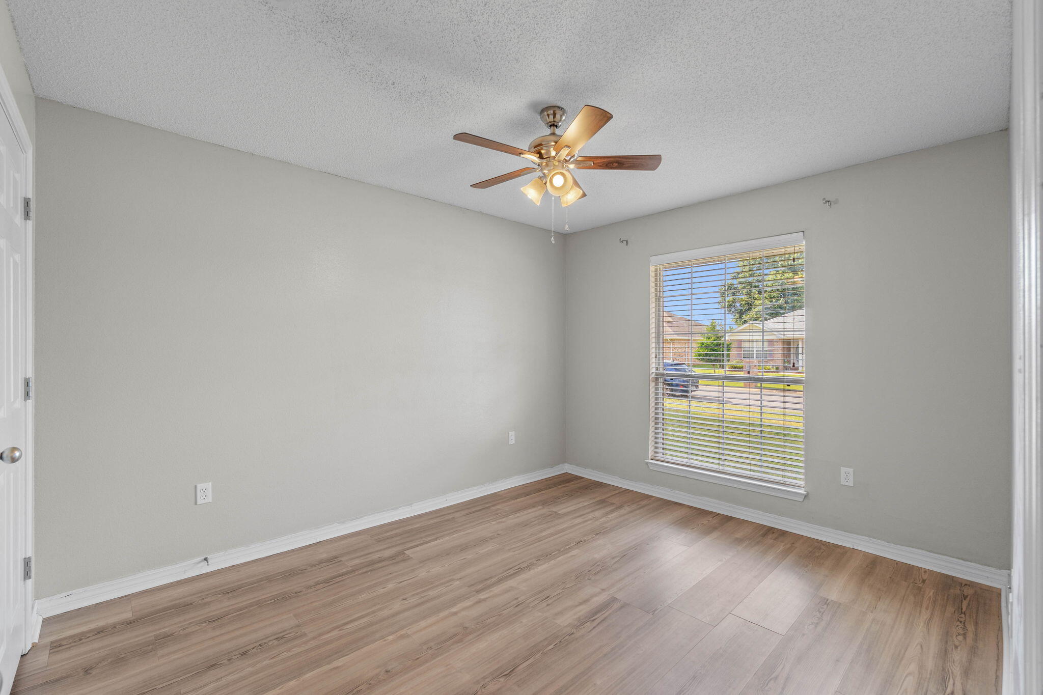 IRON GATE S/D PH I - Residential Lease