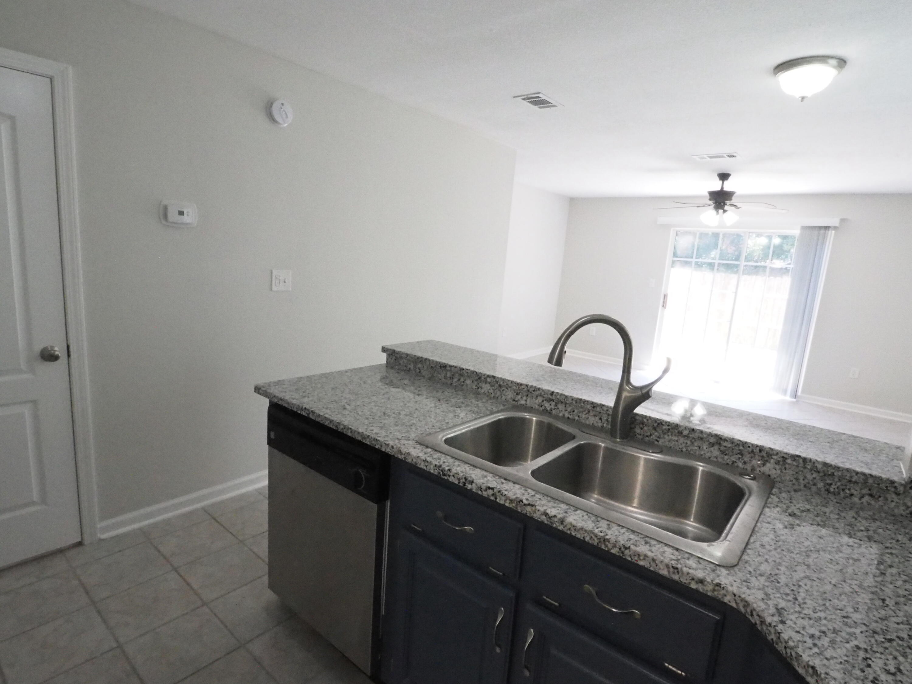 MONTAGE MANOR - Residential