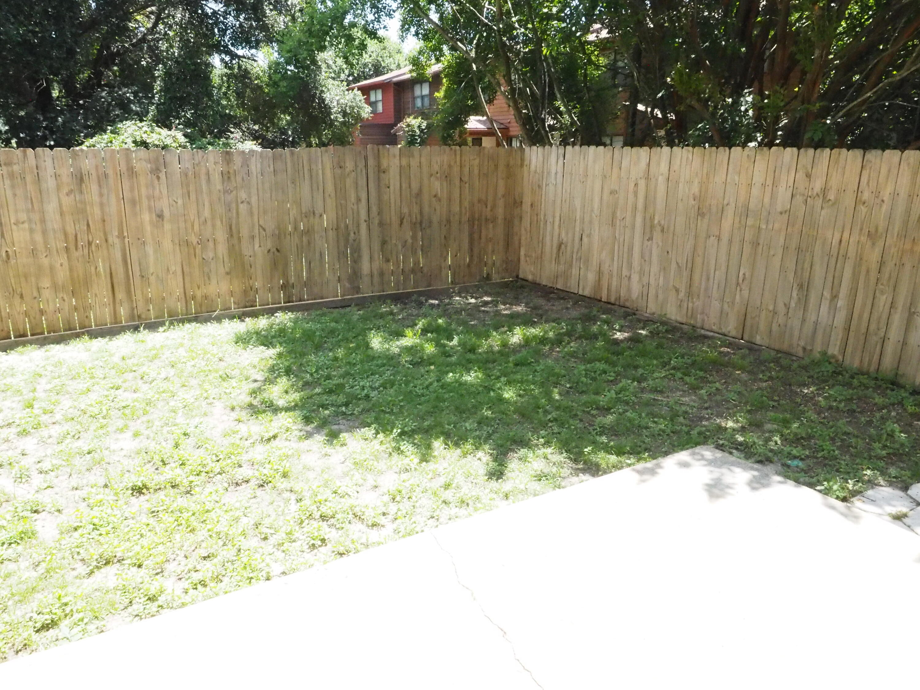 MONTAGE MANOR - Residential