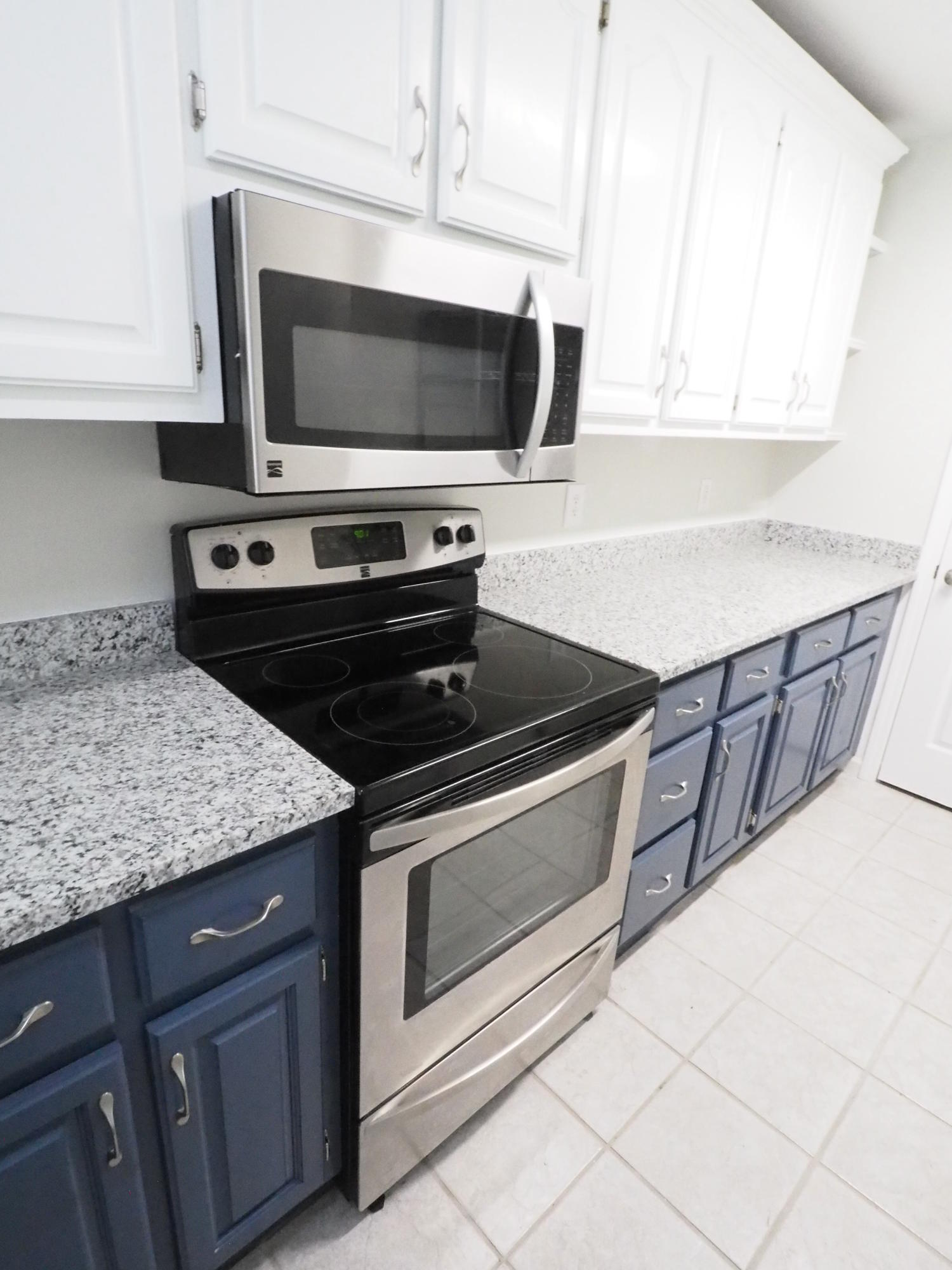 MONTAGE MANOR - Residential