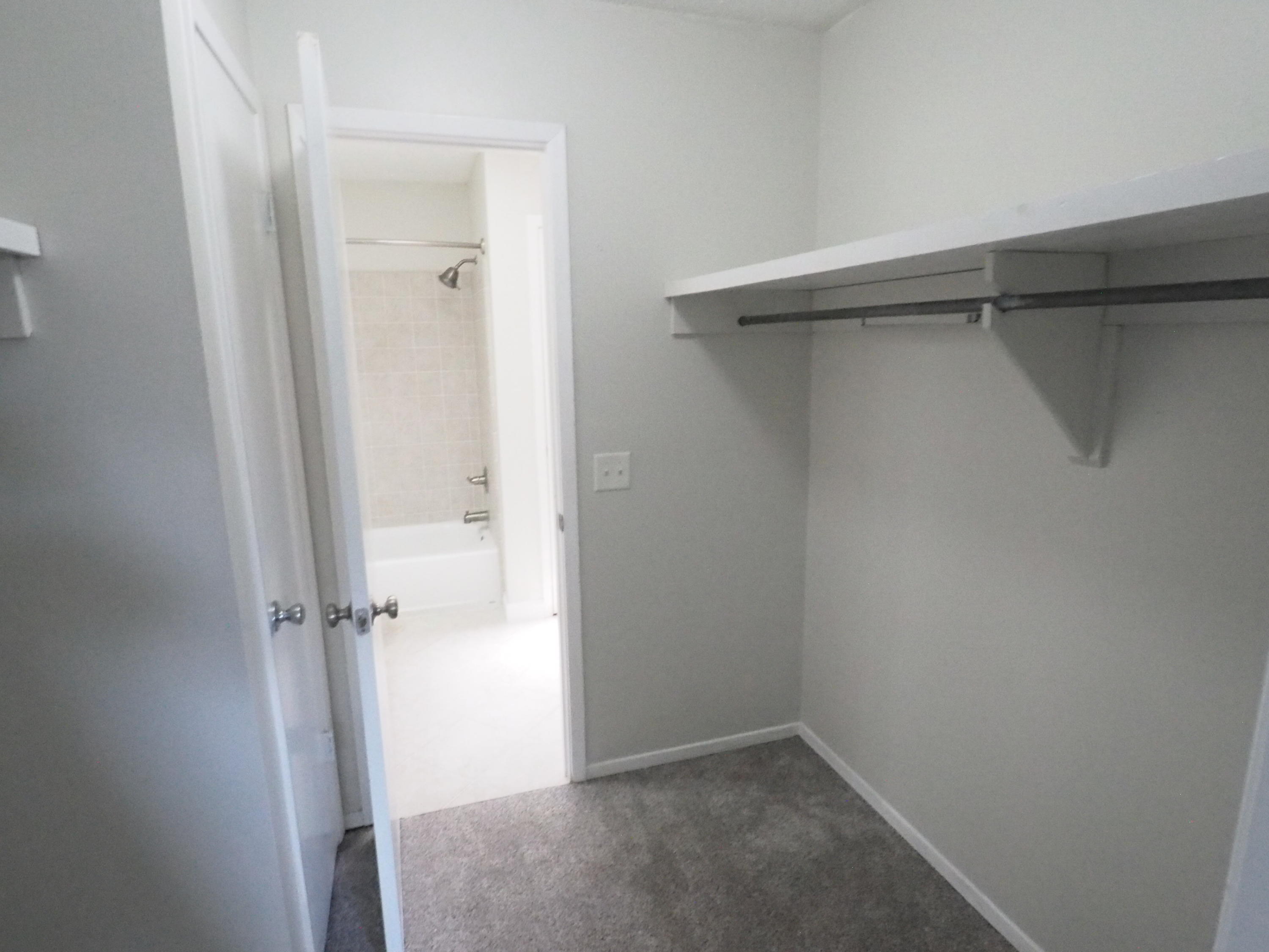 MONTAGE MANOR - Residential