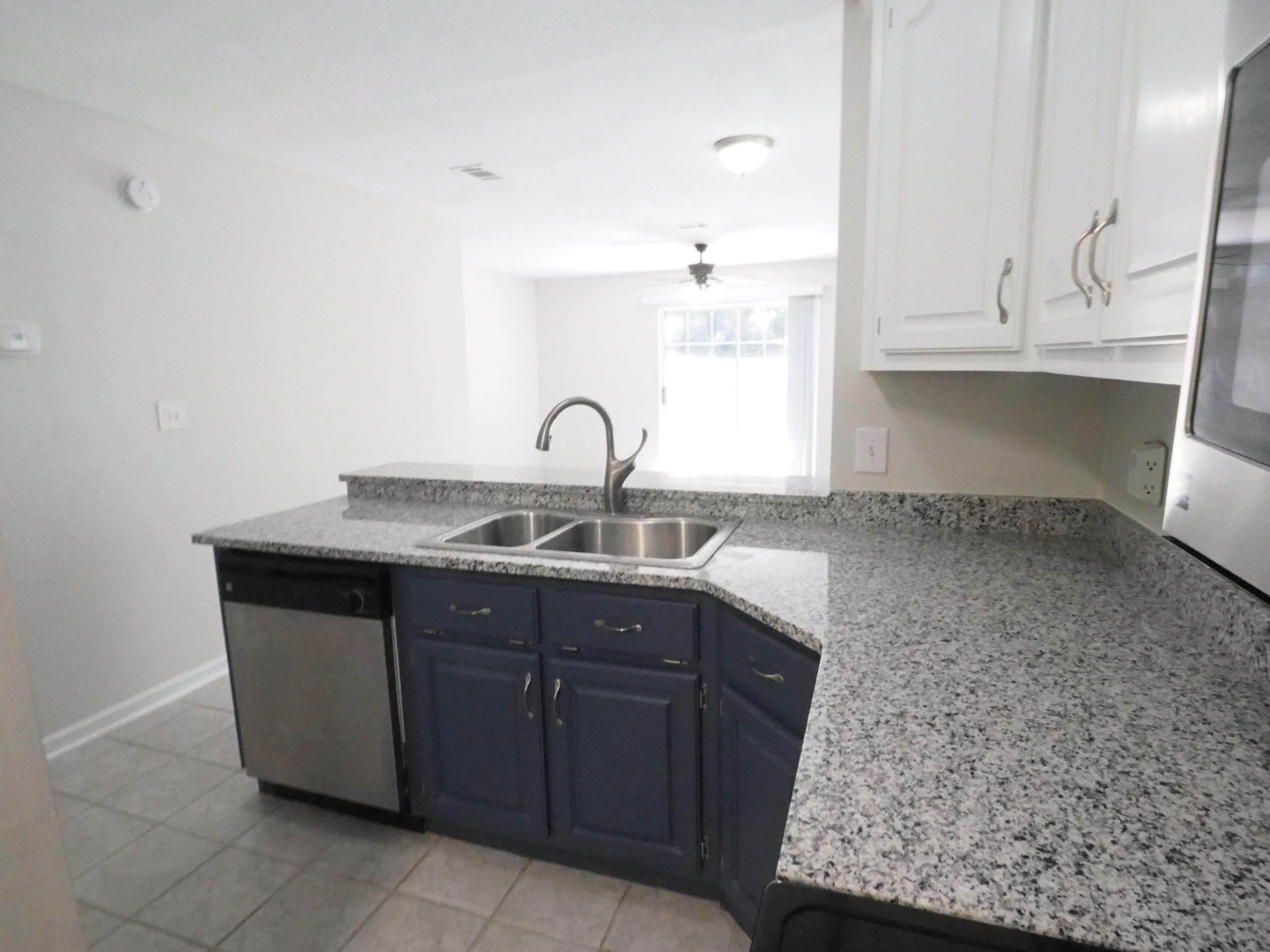 MONTAGE MANOR - Residential