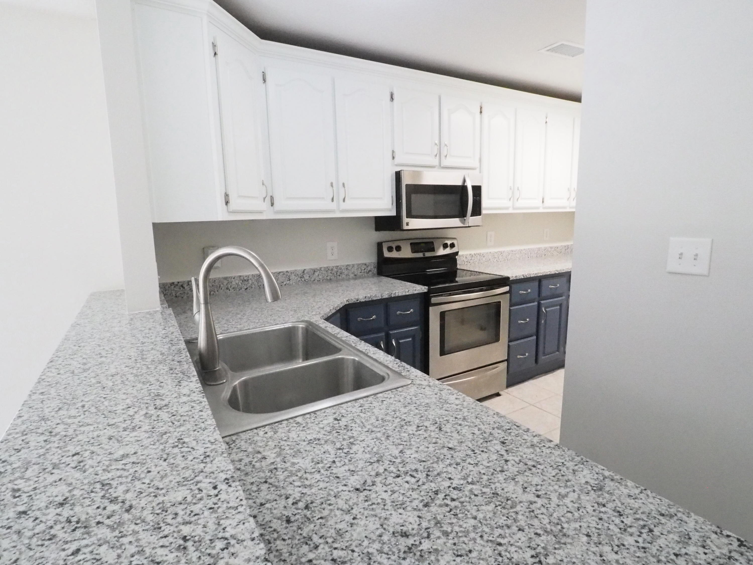 MONTAGE MANOR - Residential