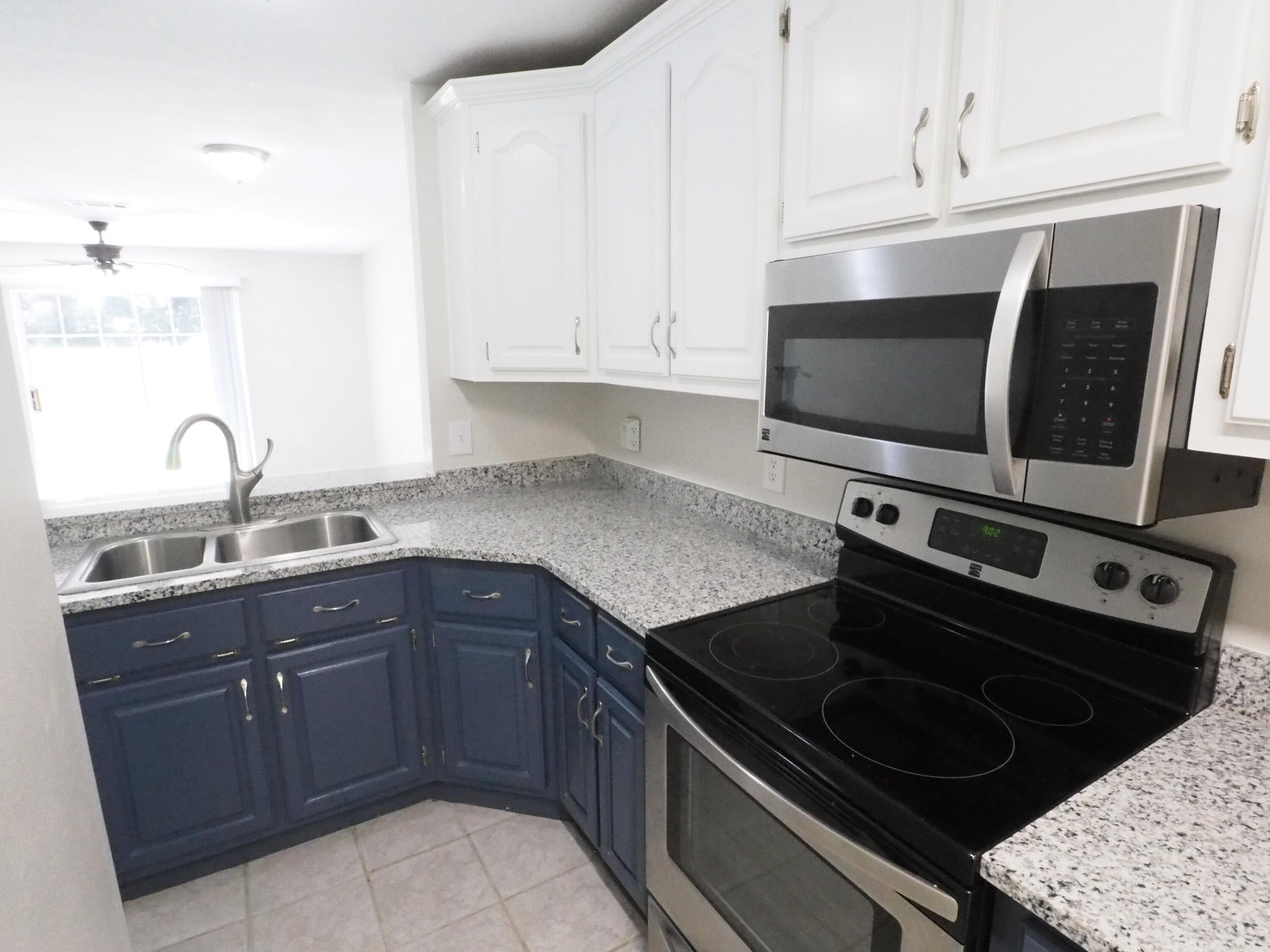 MONTAGE MANOR - Residential