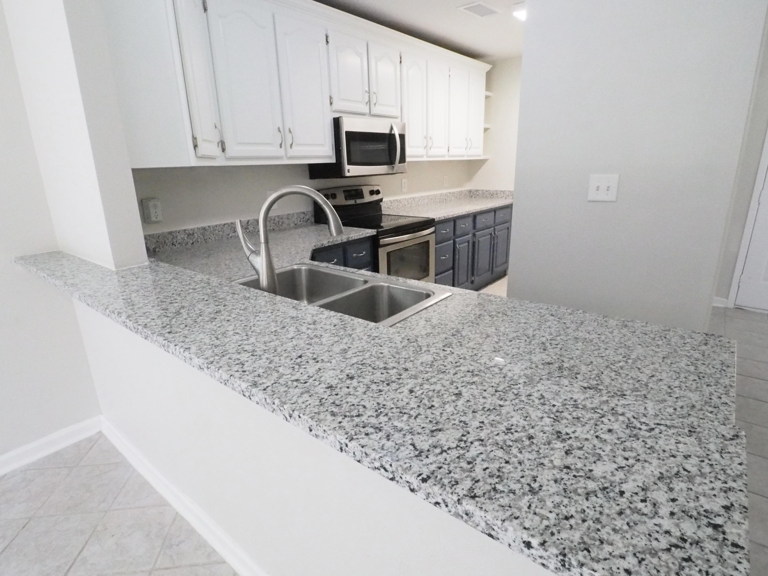 MONTAGE MANOR - Residential