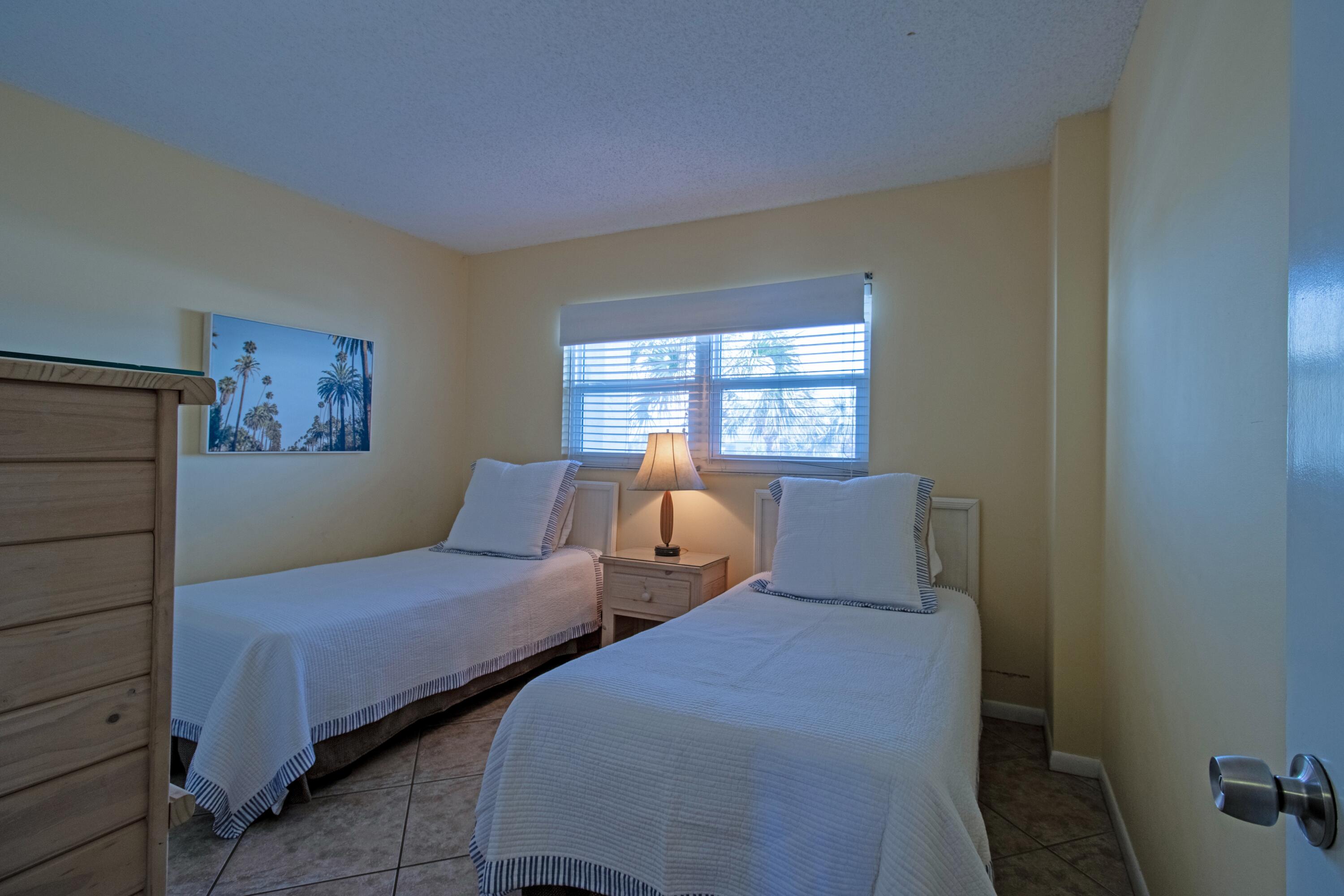 EL MATADOR CONDO - Residential
