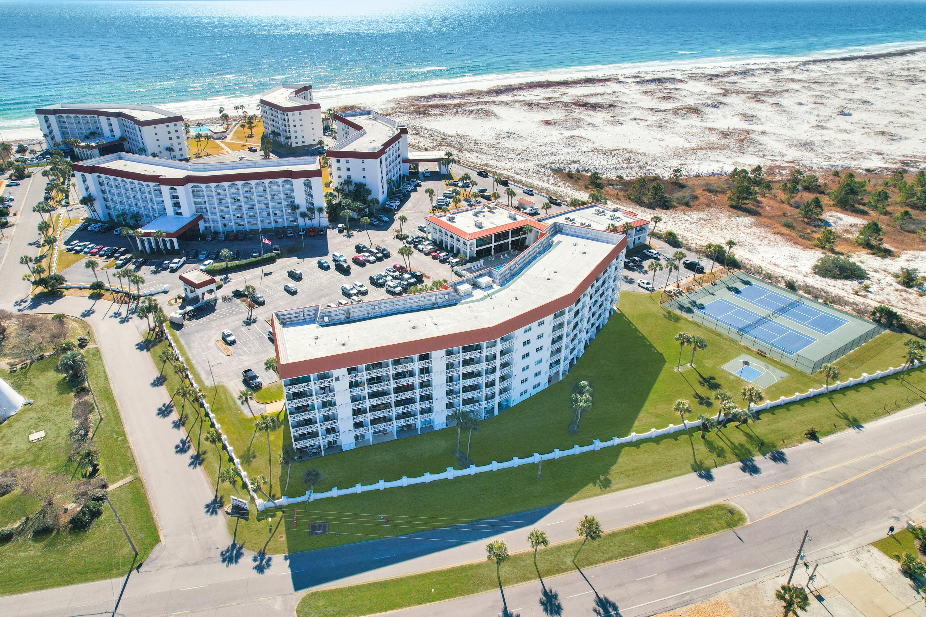 EL MATADOR CONDO - Residential