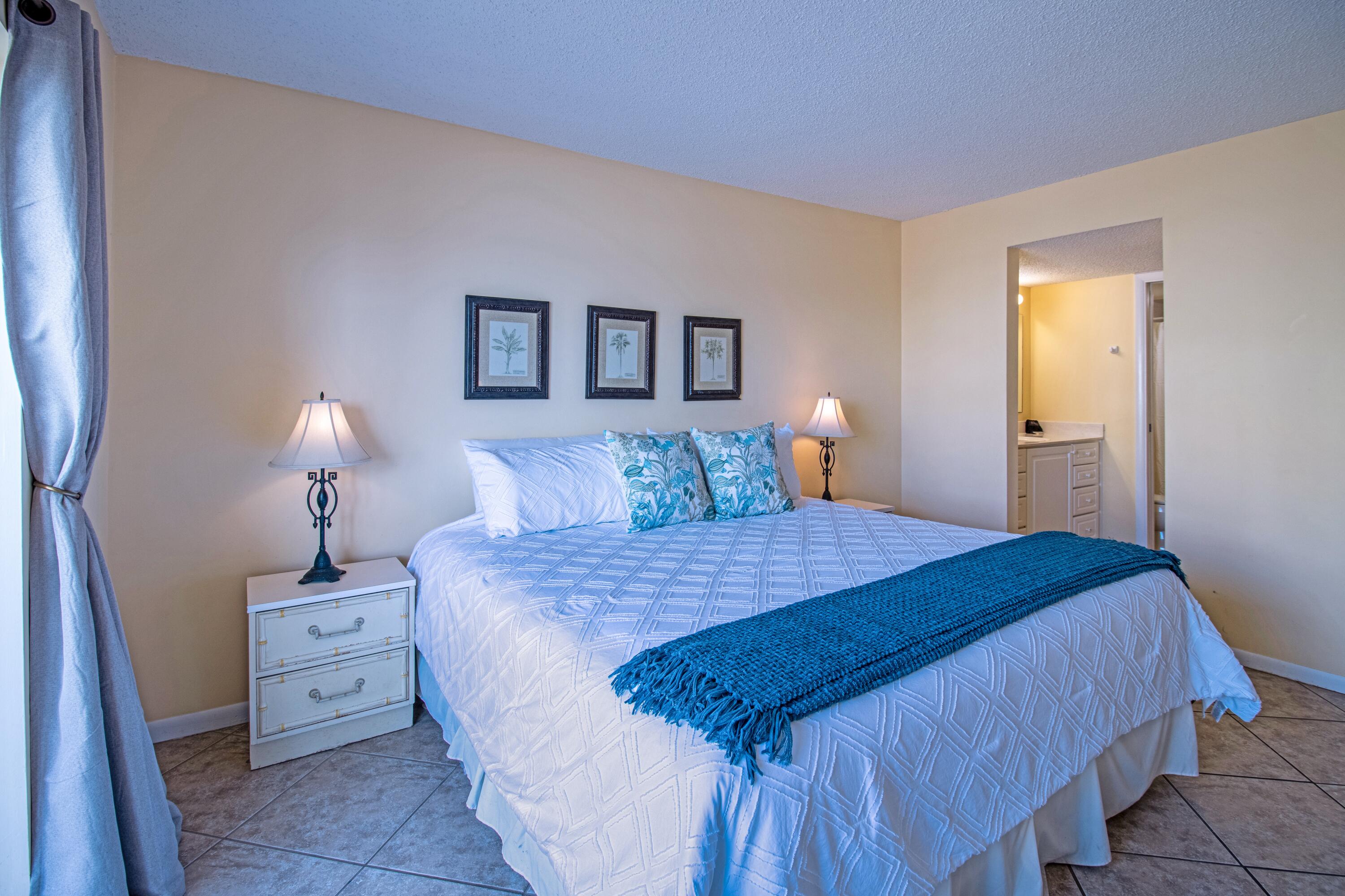 EL MATADOR CONDO - Residential
