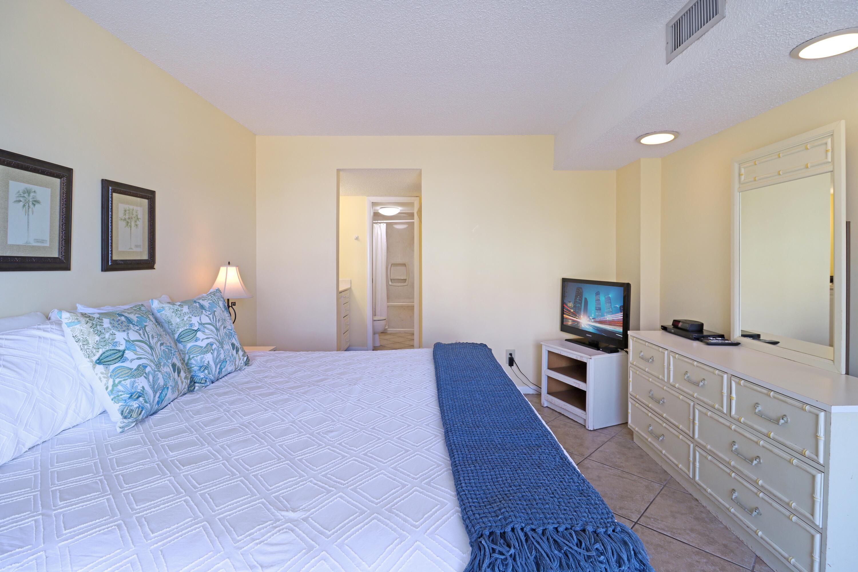 EL MATADOR CONDO - Residential