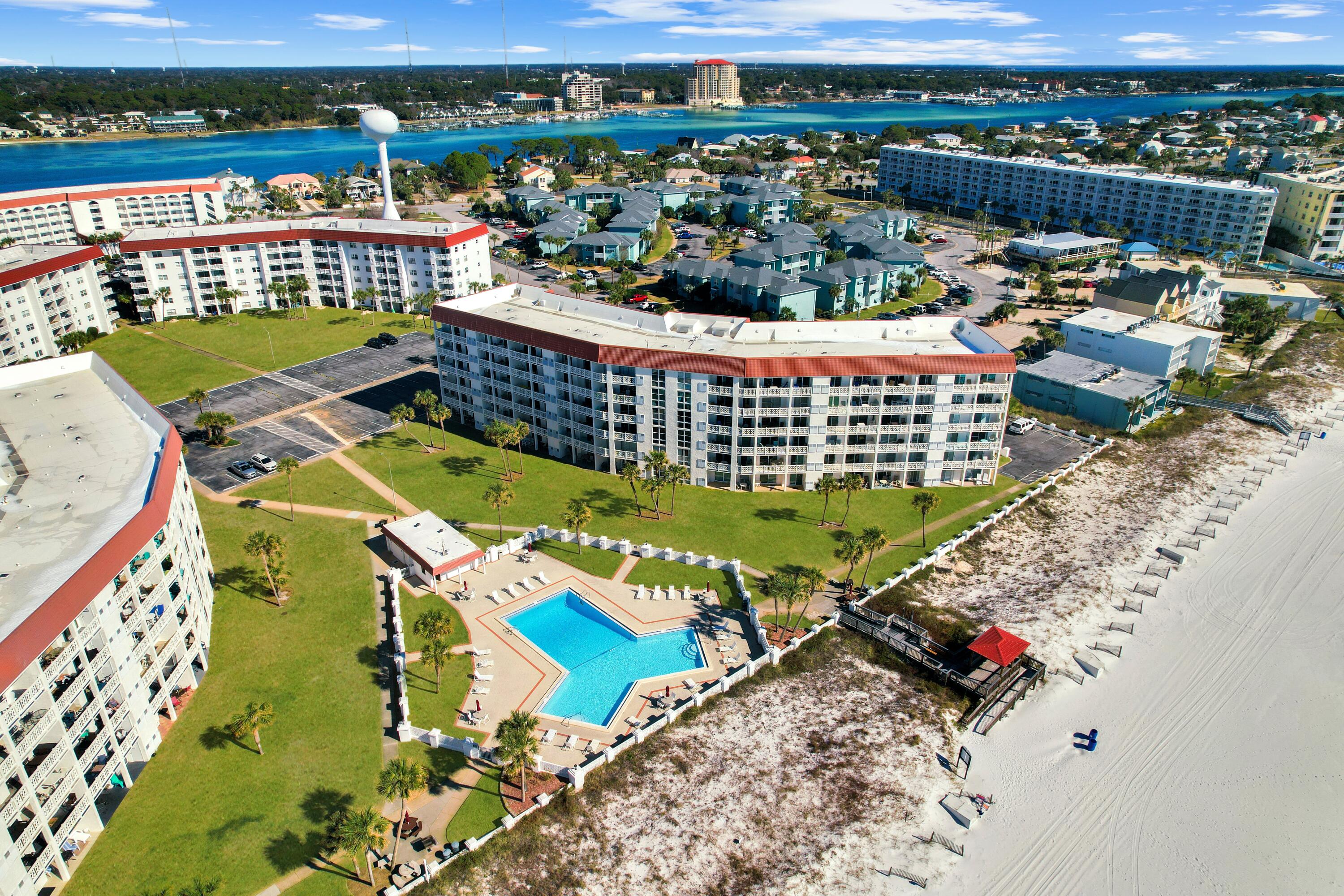 EL MATADOR CONDO - Residential