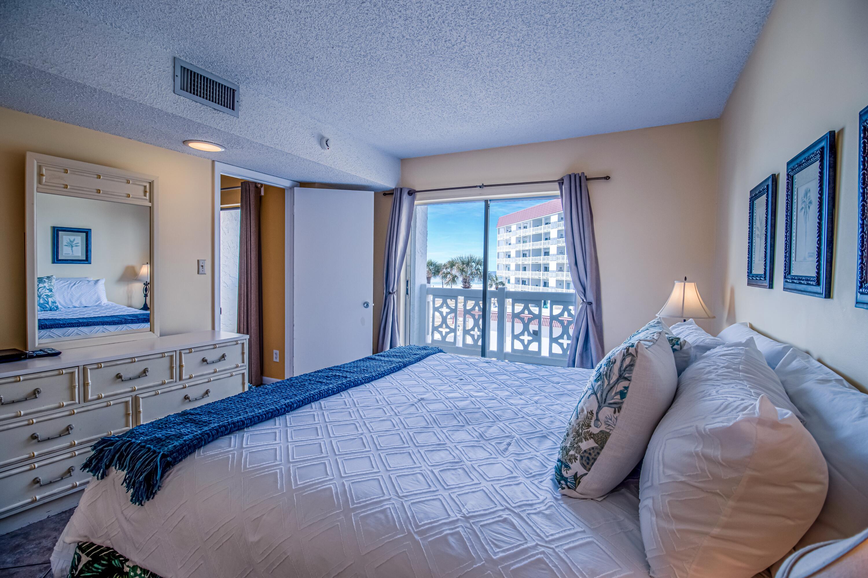 EL MATADOR CONDO - Residential