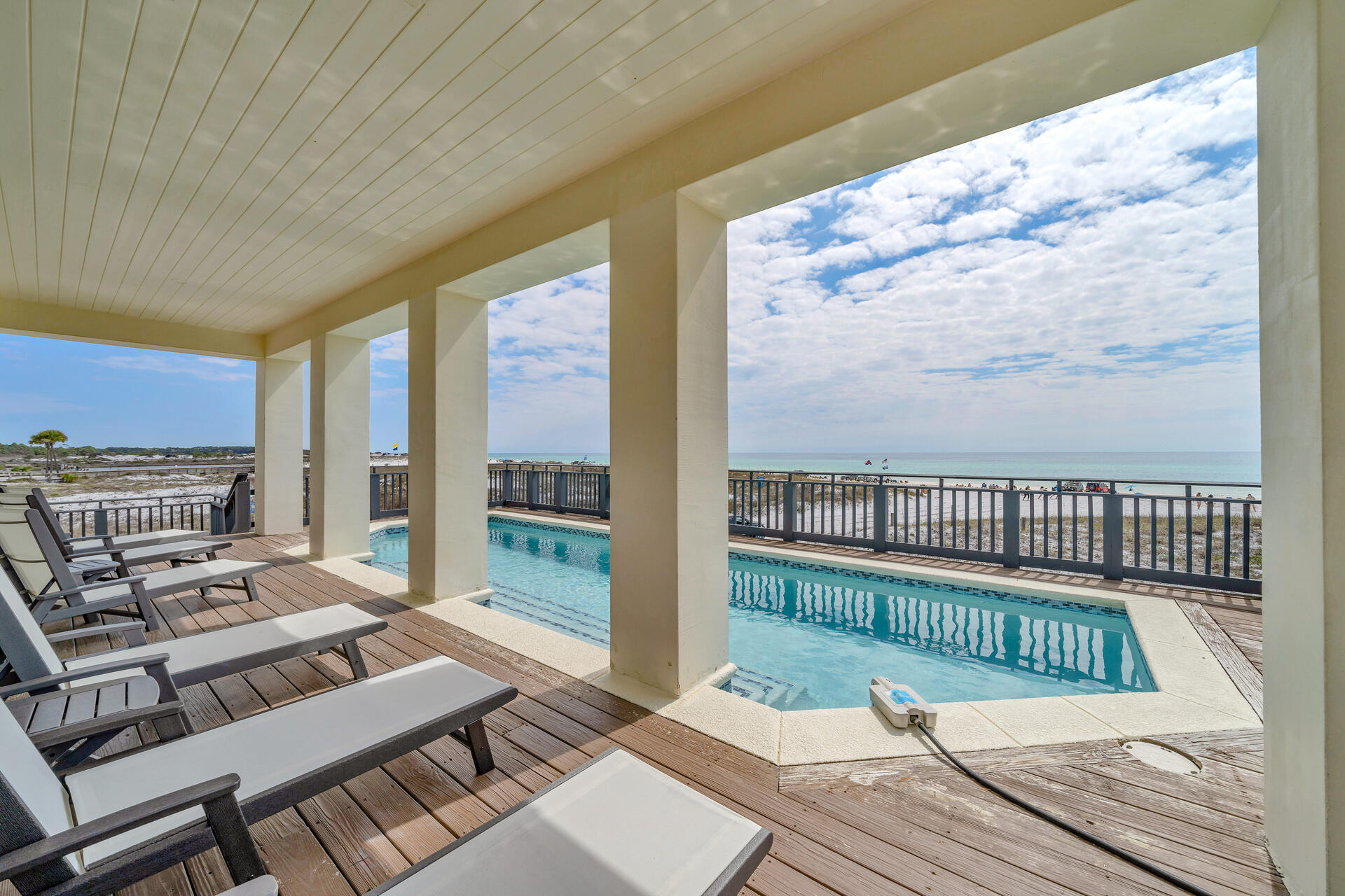 GRAYTON BEACH FRONT - Residential