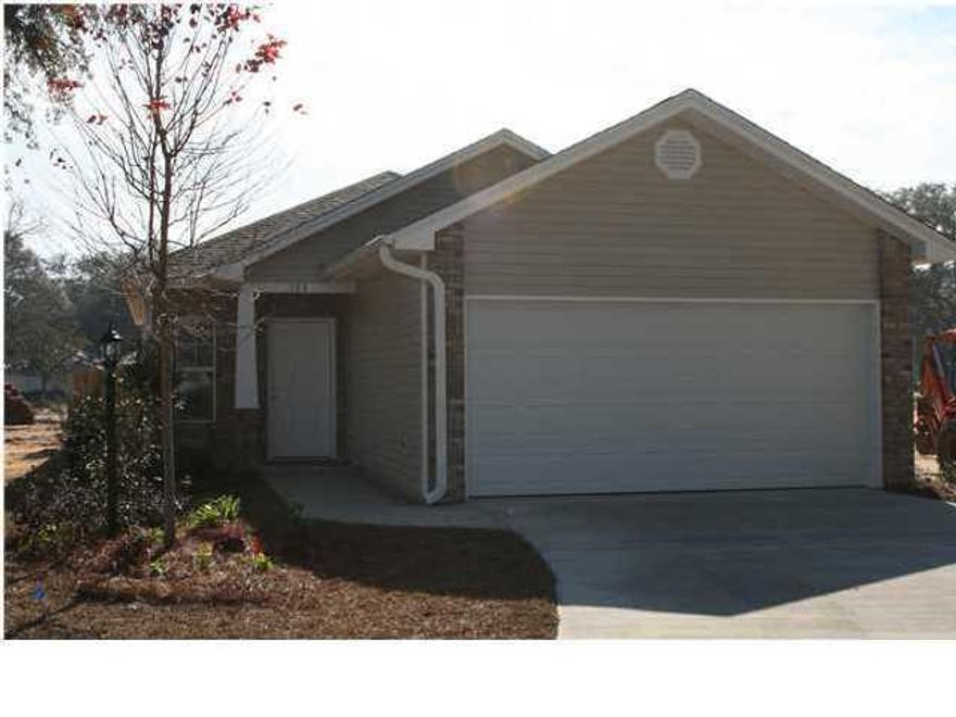 Beautiful 3 bedroom 2 bath house built in 2012. Kitchen has granite counter tops, stainless steel and the floors are tile though out. Great Location, close to Publix, Wallmart, Panera and all the new shops in Niceville. All adults intending to live at the property must fill out an application and be on the lease. The owner does not allow pets. Available for move in on June 3rd. 2017 Agent to Agent Rmrks: Owner prefers only agents at Carriage Hills show this property. Tenant will need day ahead notice to show. Showing: Appointment Only; Call Broker