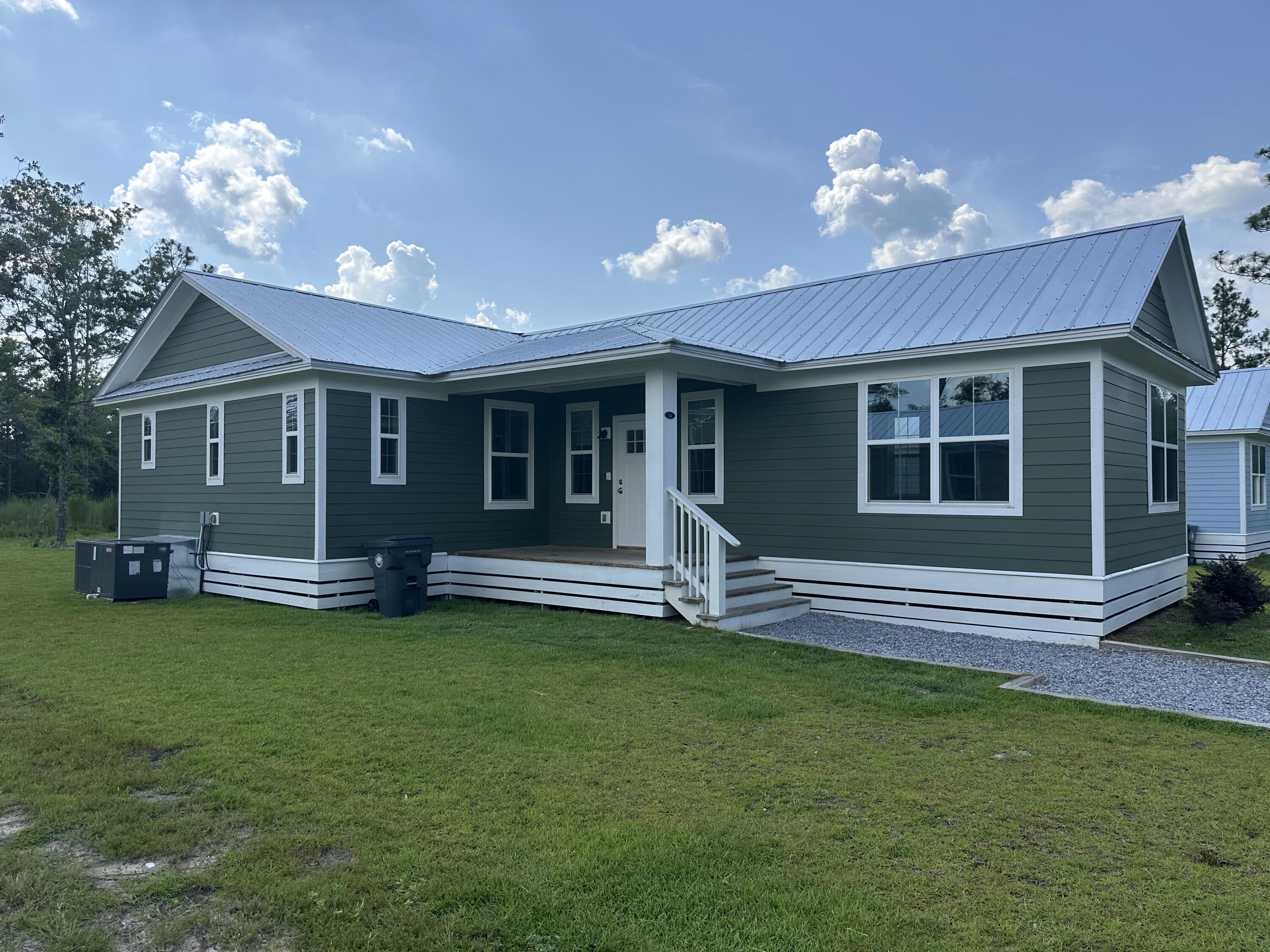 OAKWOOD LAKES ESTATES - Residential Lease