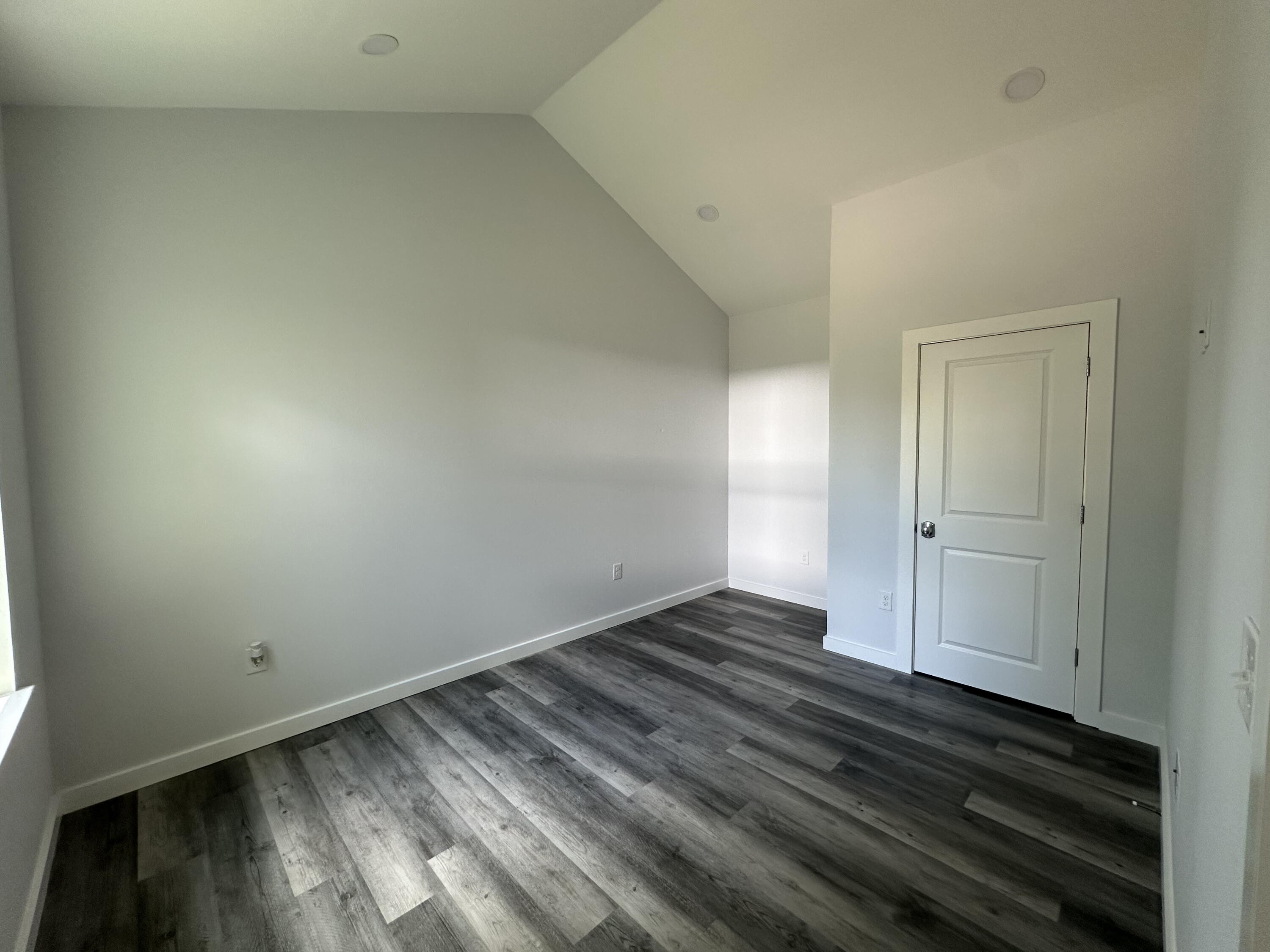 OAKWOOD LAKES ESTATES - Residential Lease