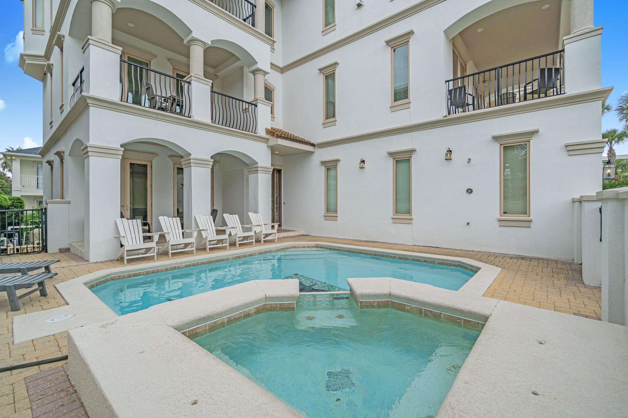 AVALON BEACH ESTATES - Residential