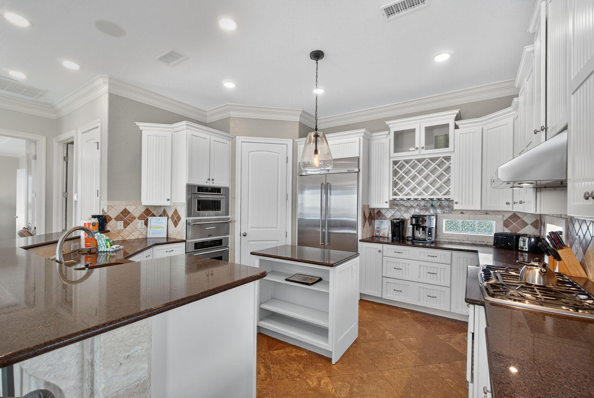 AVALON BEACH ESTATES - Residential