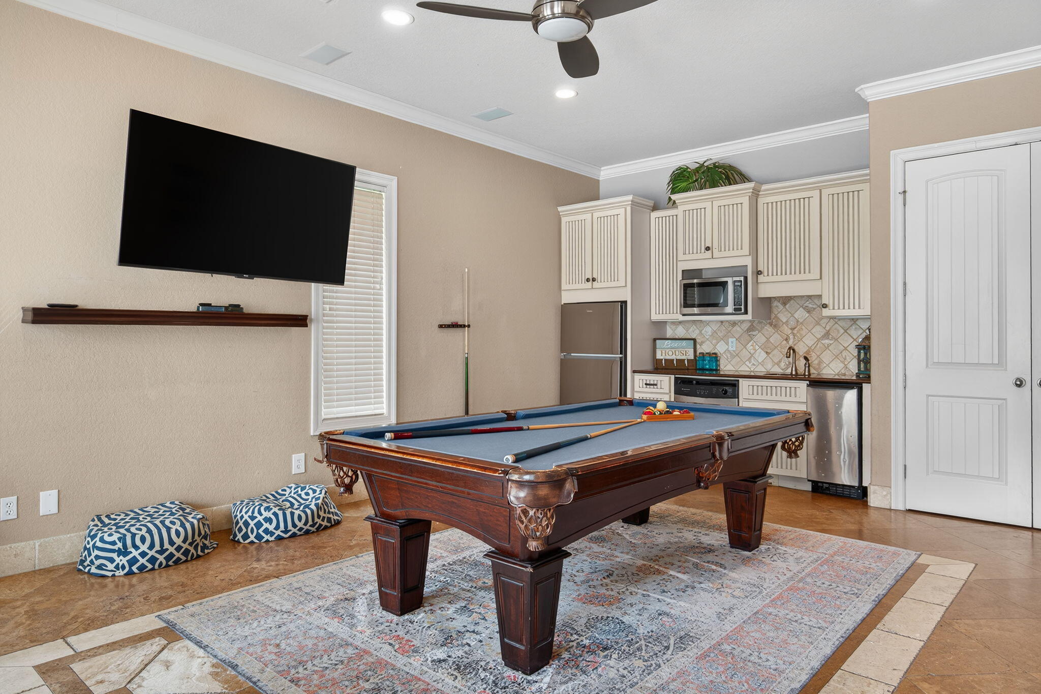 AVALON BEACH ESTATES - Residential