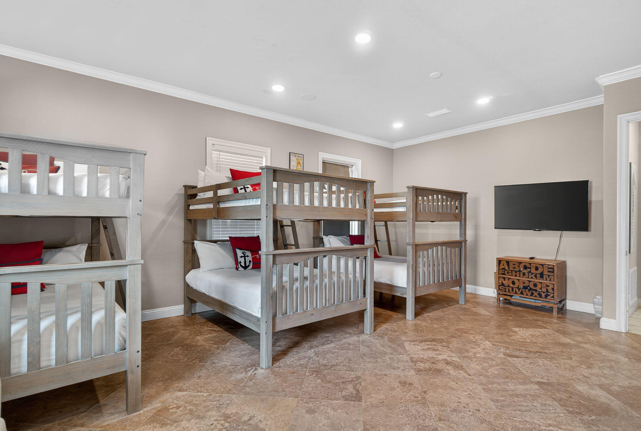 AVALON BEACH ESTATES - Residential