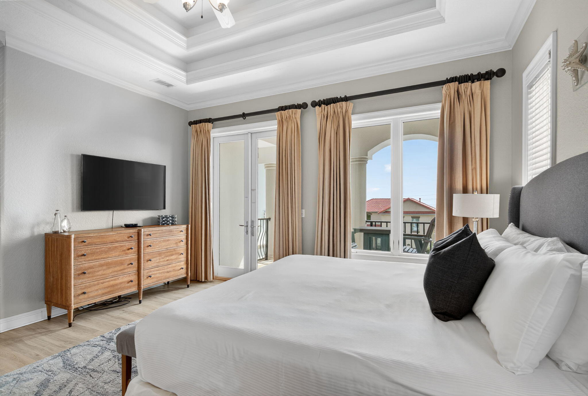 AVALON BEACH ESTATES - Residential