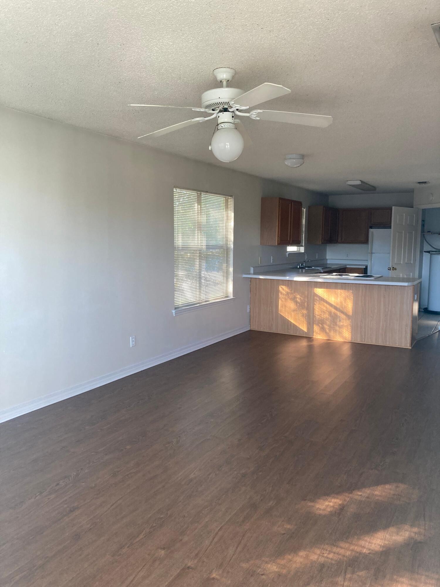 FLOROSA DEL MAR - Residential Lease