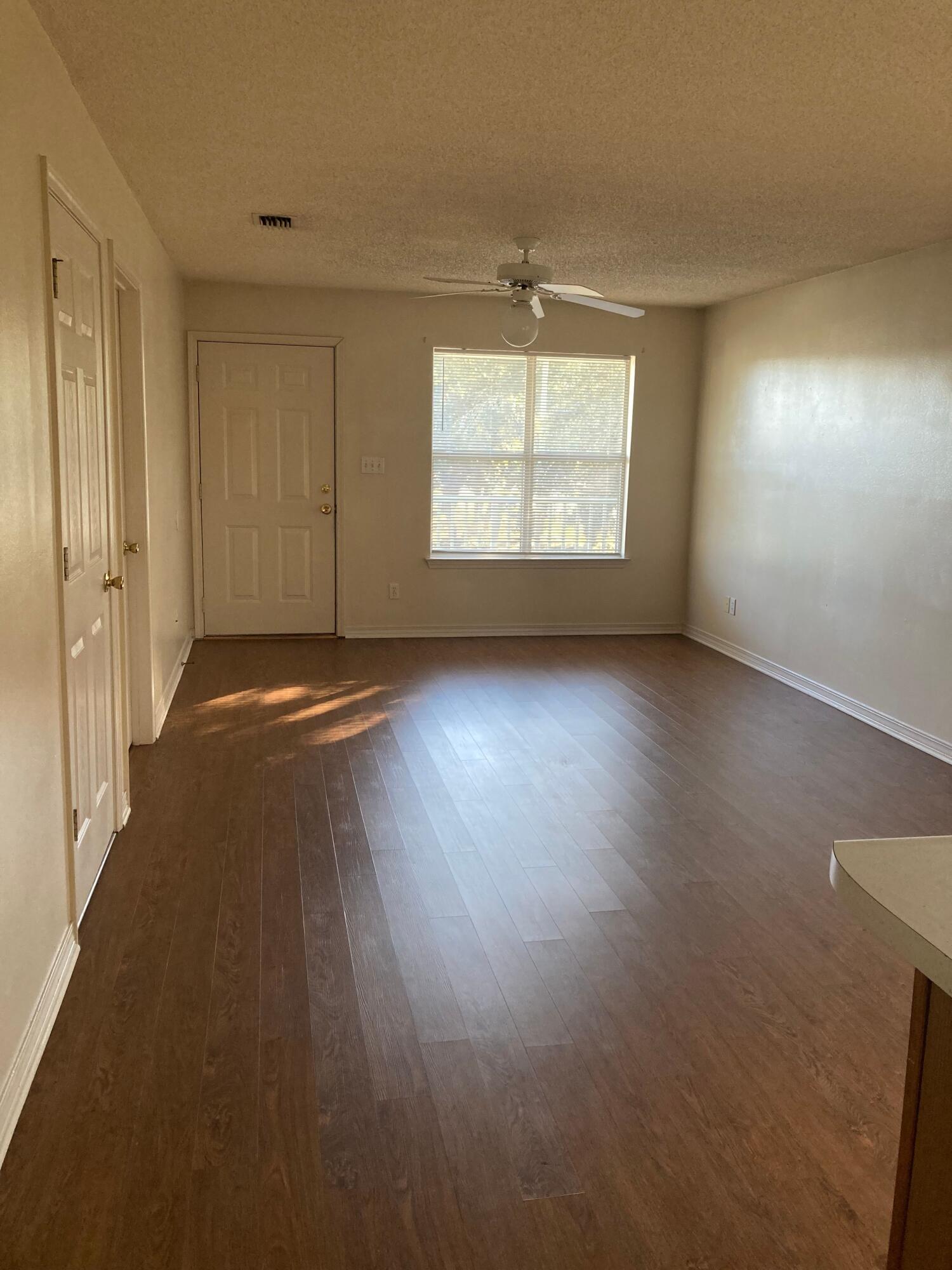 FLOROSA DEL MAR - Residential Lease