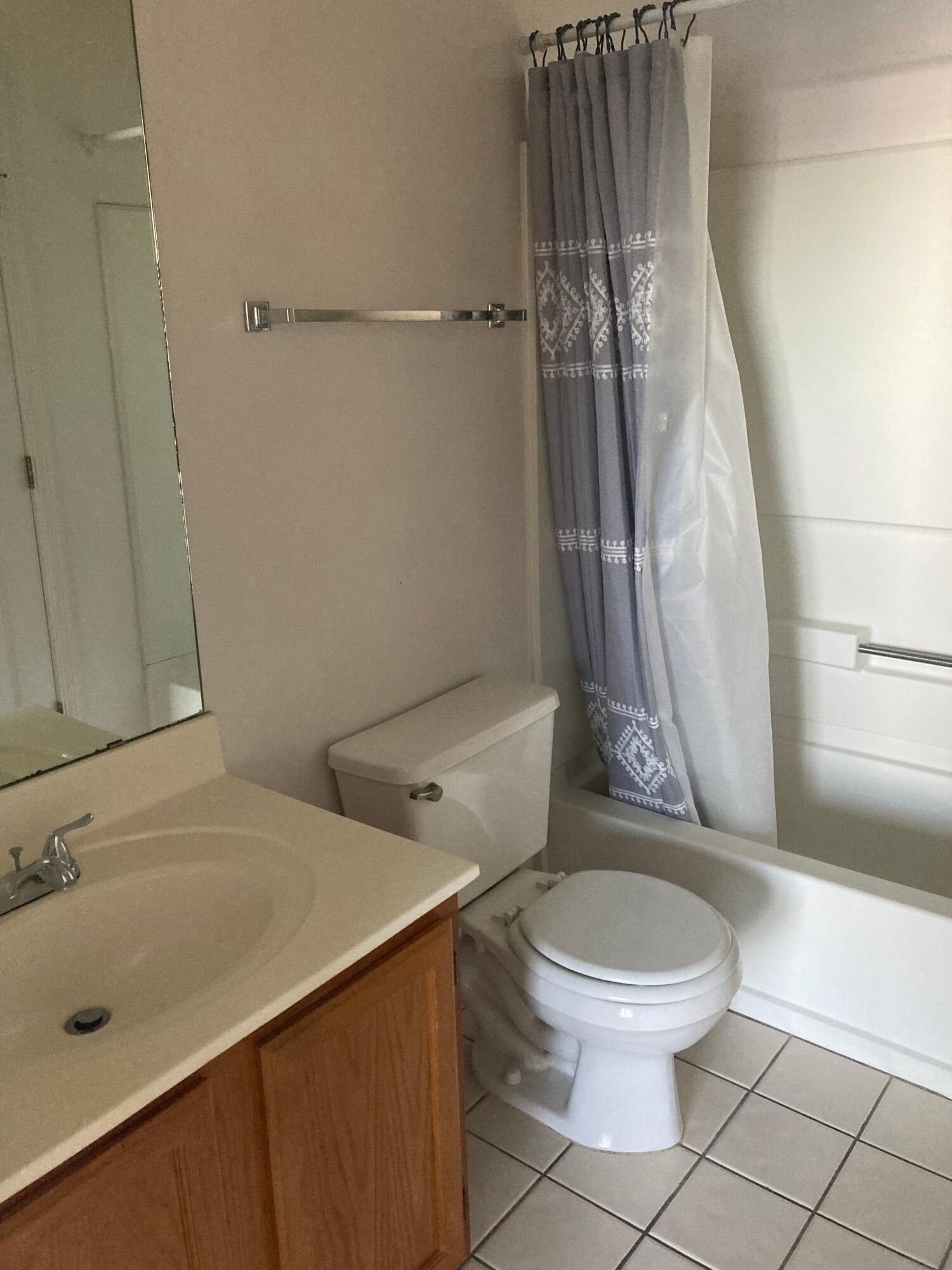 FLOROSA DEL MAR - Residential Lease